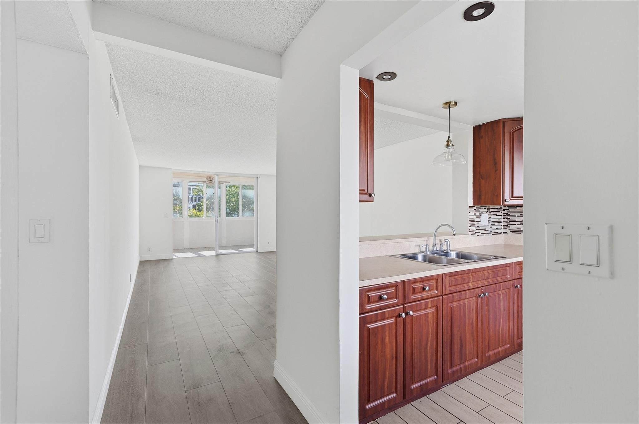 320 NE 12th Ave 503