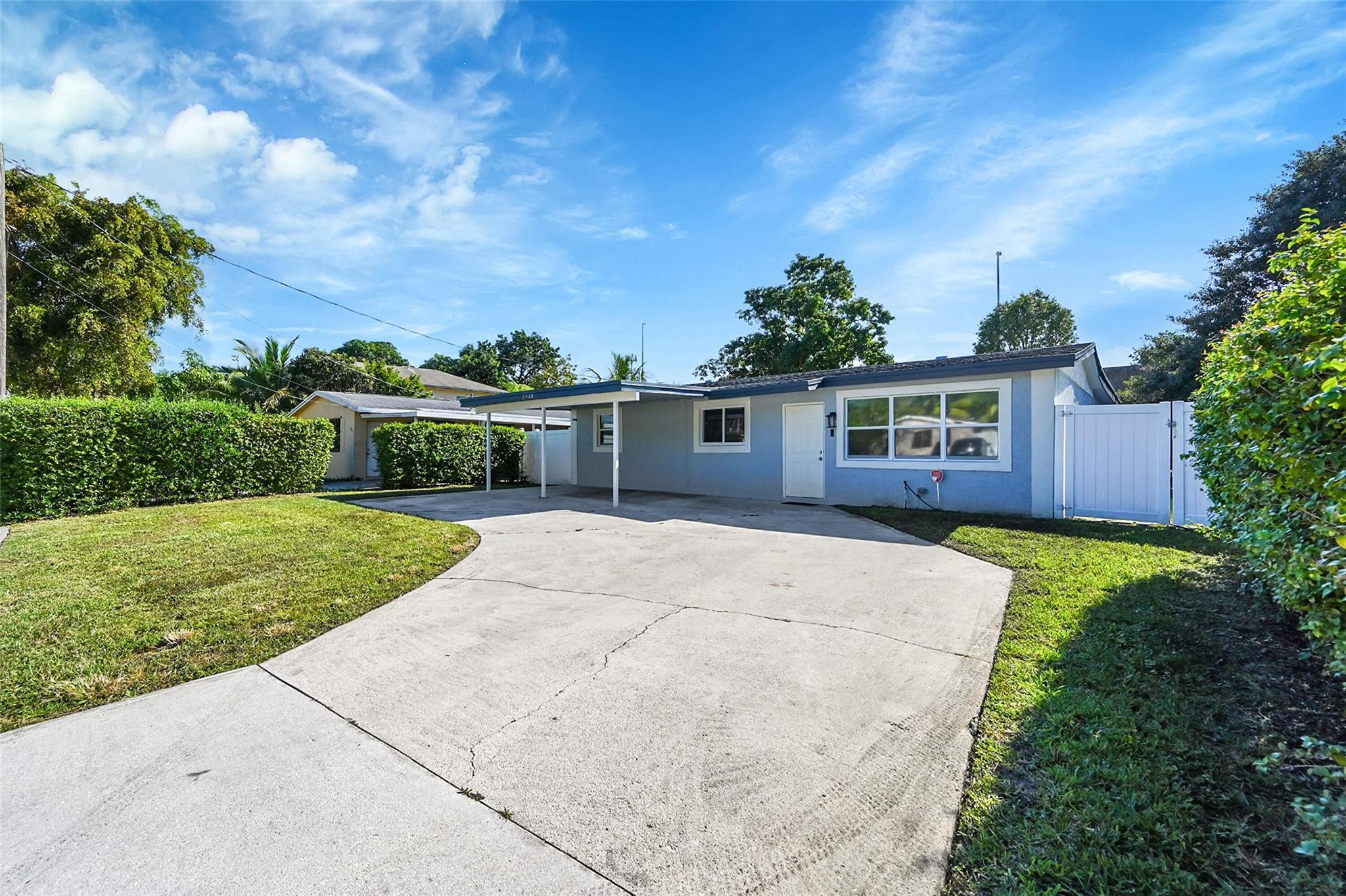 5940 NW 41st Terrace