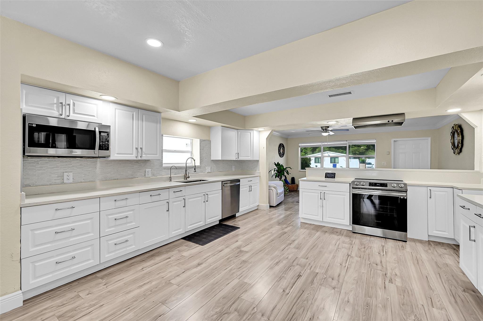 5940 NW 41st Terrace