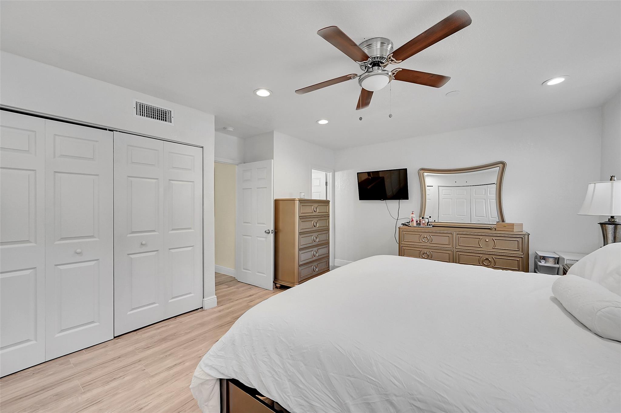 5940 NW 41st Terrace