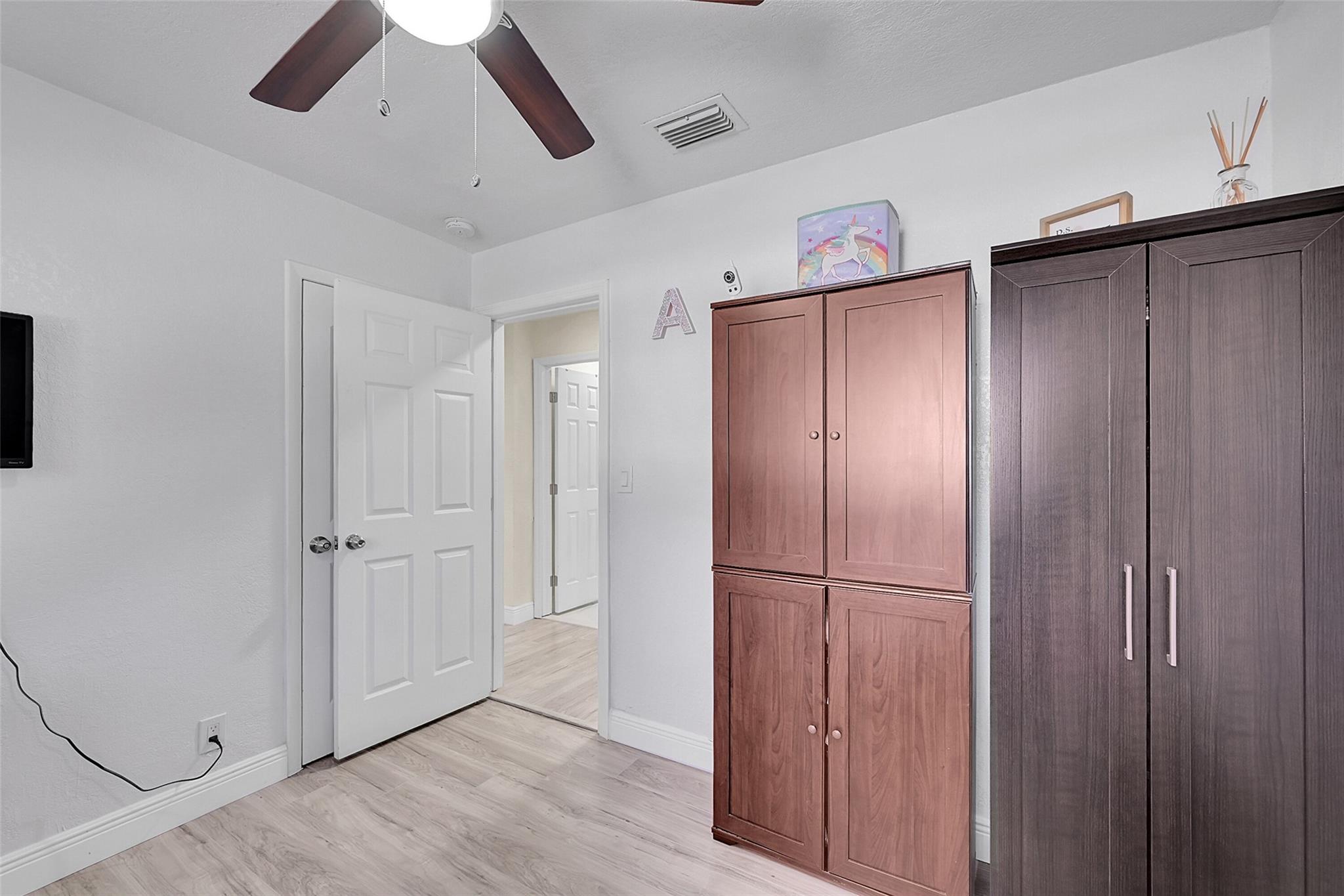 5940 NW 41st Terrace