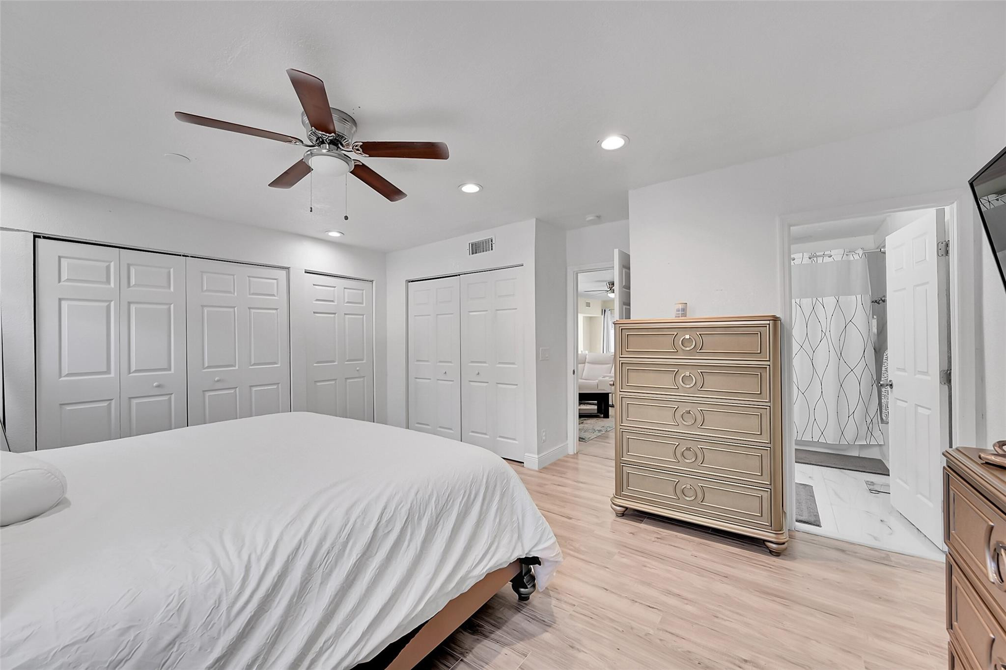 5940 NW 41st Terrace