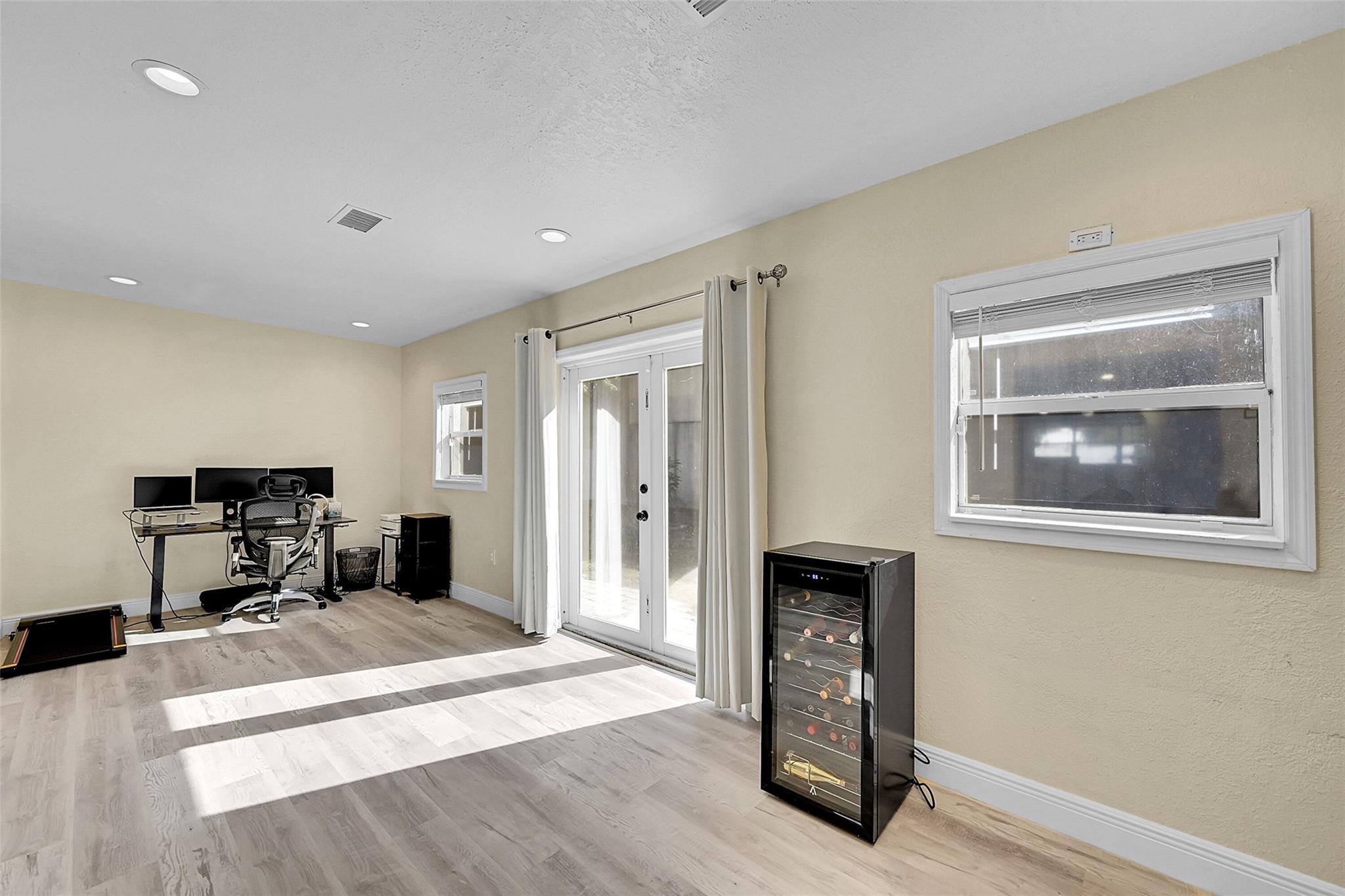 5940 NW 41st Terrace