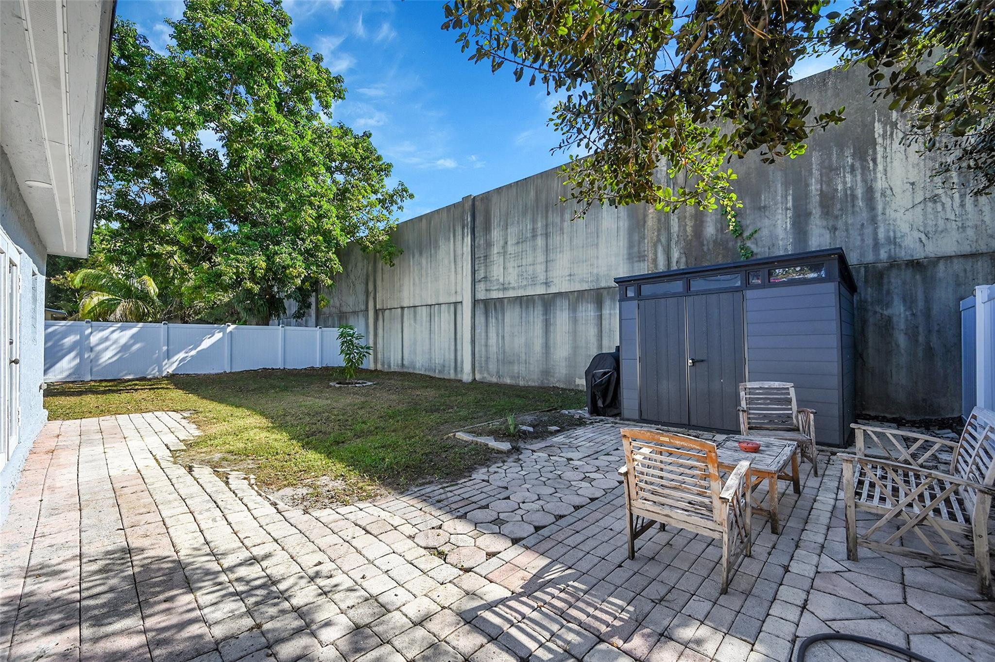 5940 NW 41st Terrace