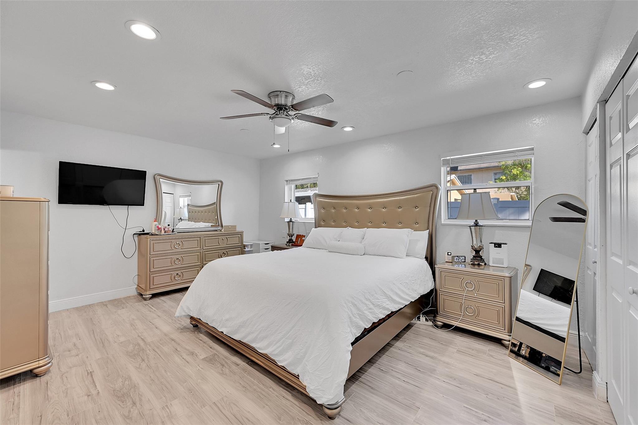 5940 NW 41st Terrace