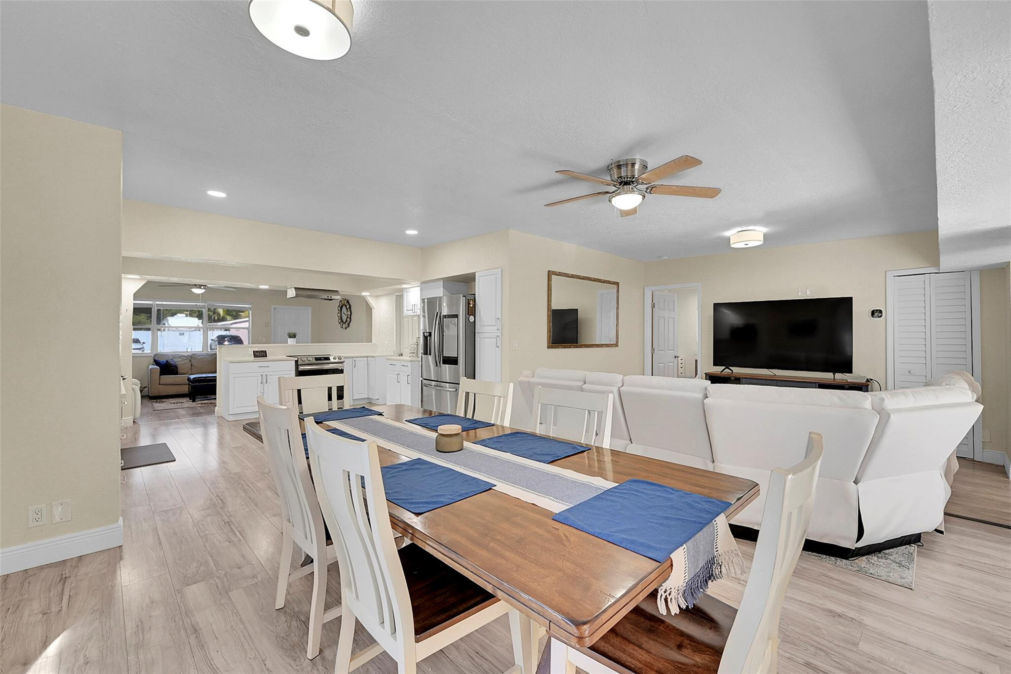 5940 NW 41st Terrace