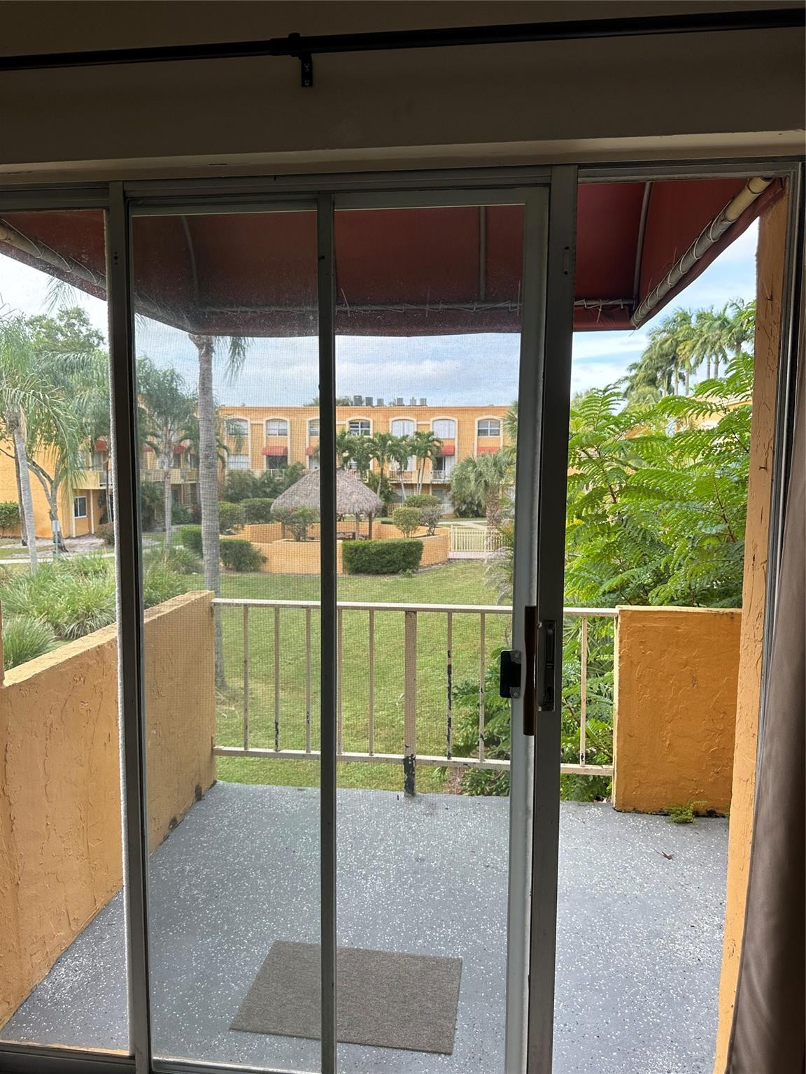 17911 NW 68 ave M209