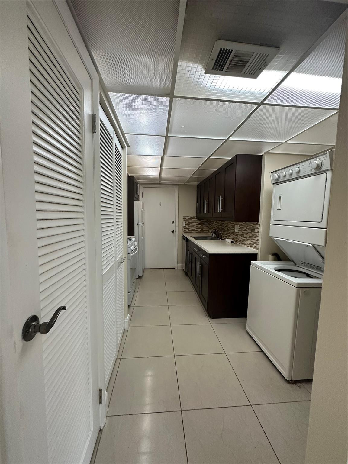 17911 NW 68 ave M209