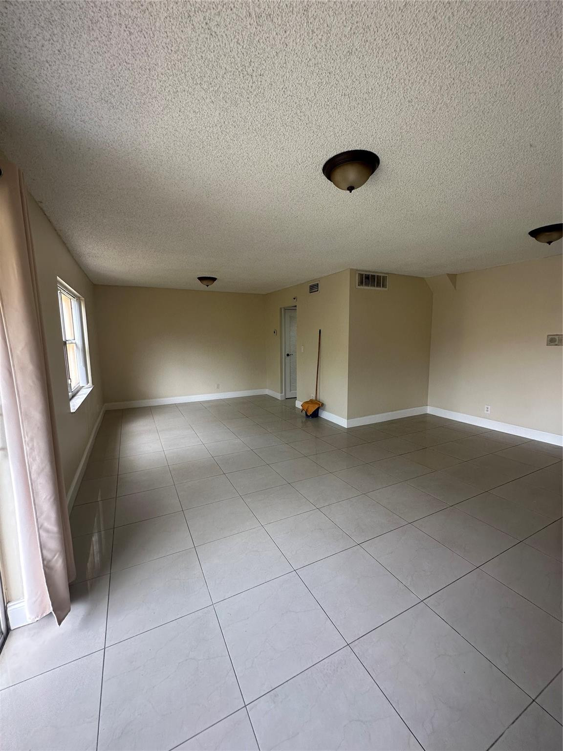 17911 NW 68 ave M209