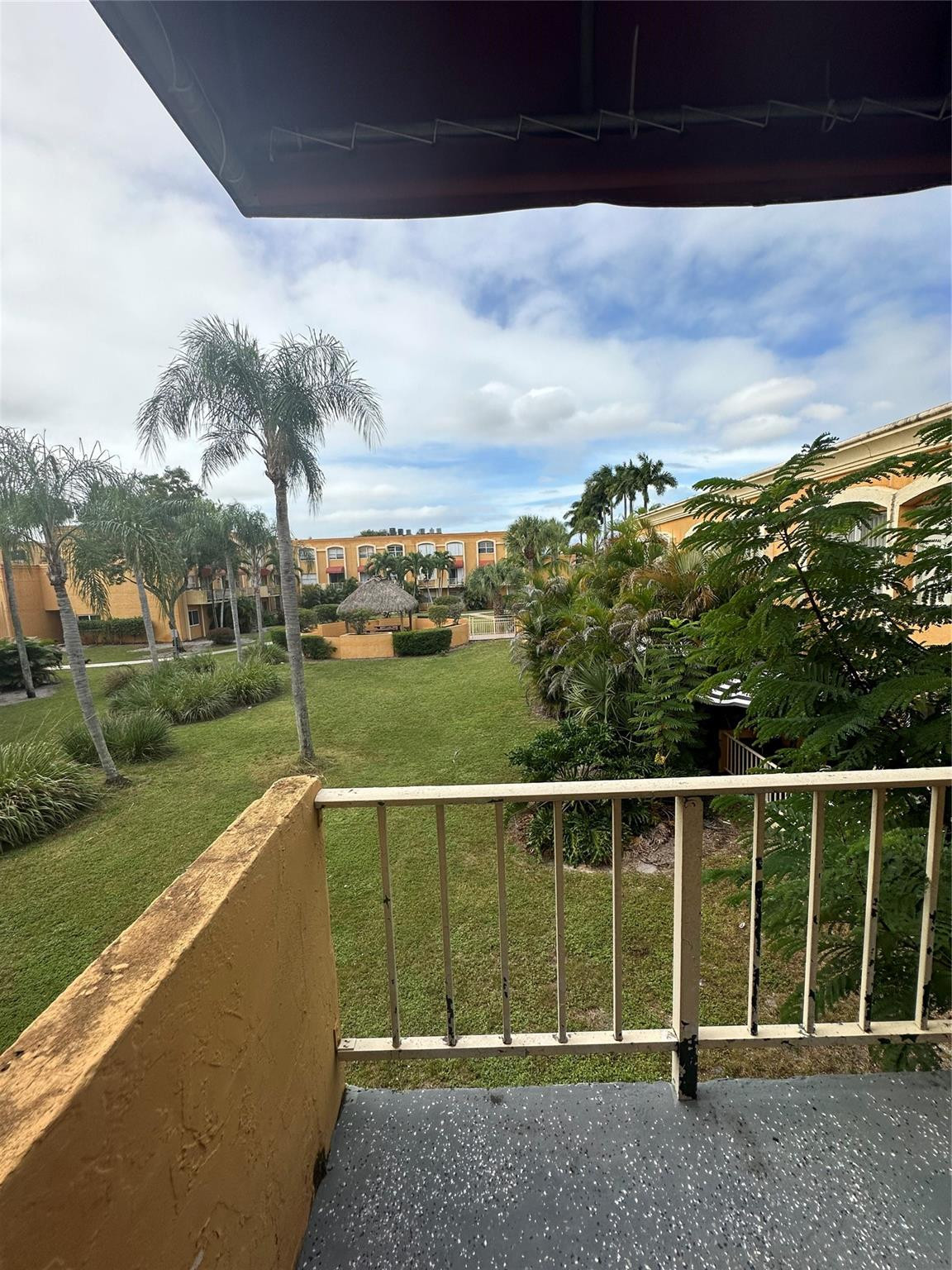 17911 NW 68 ave M209