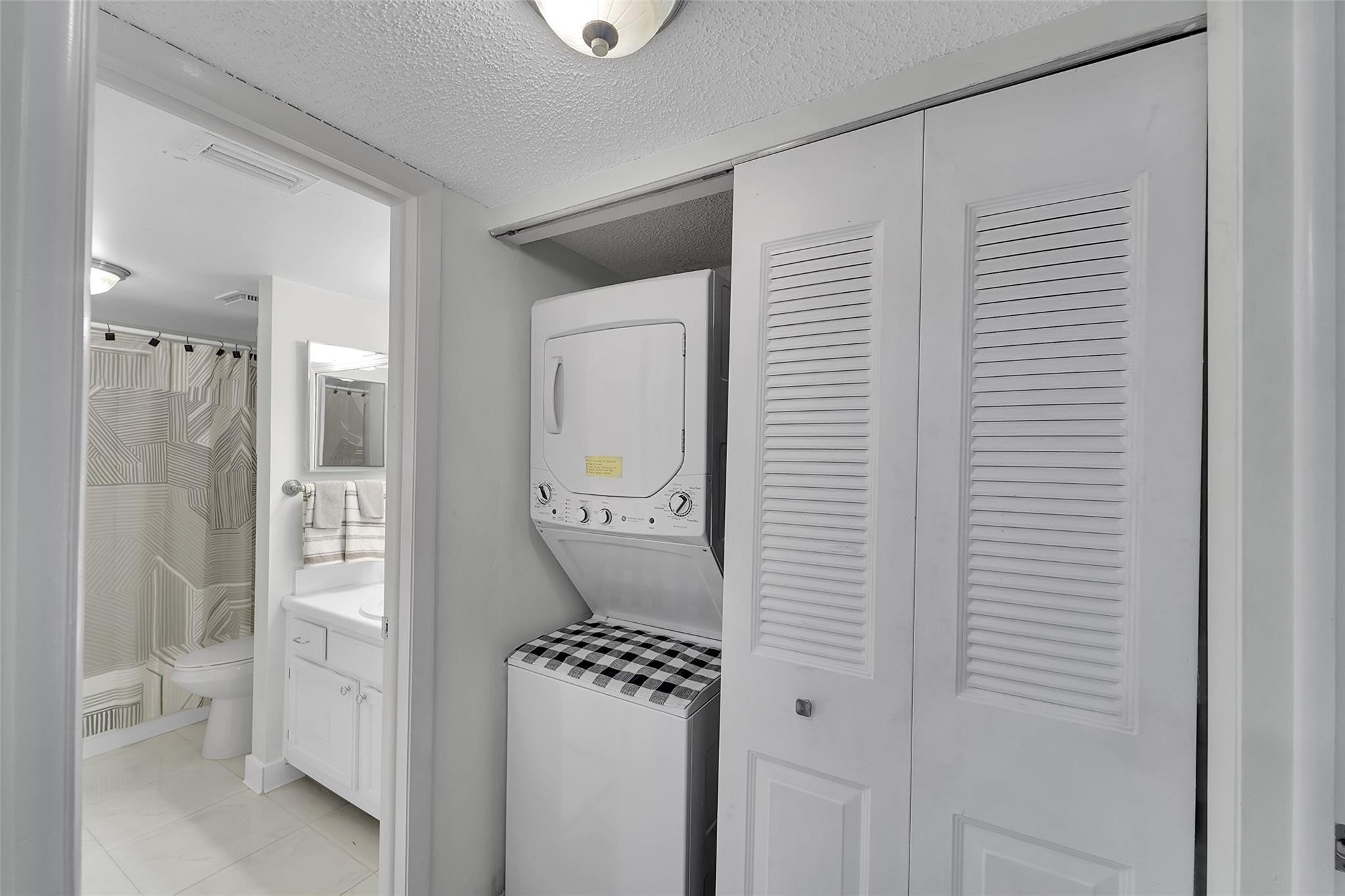 6008 Coral Lake Dr 108