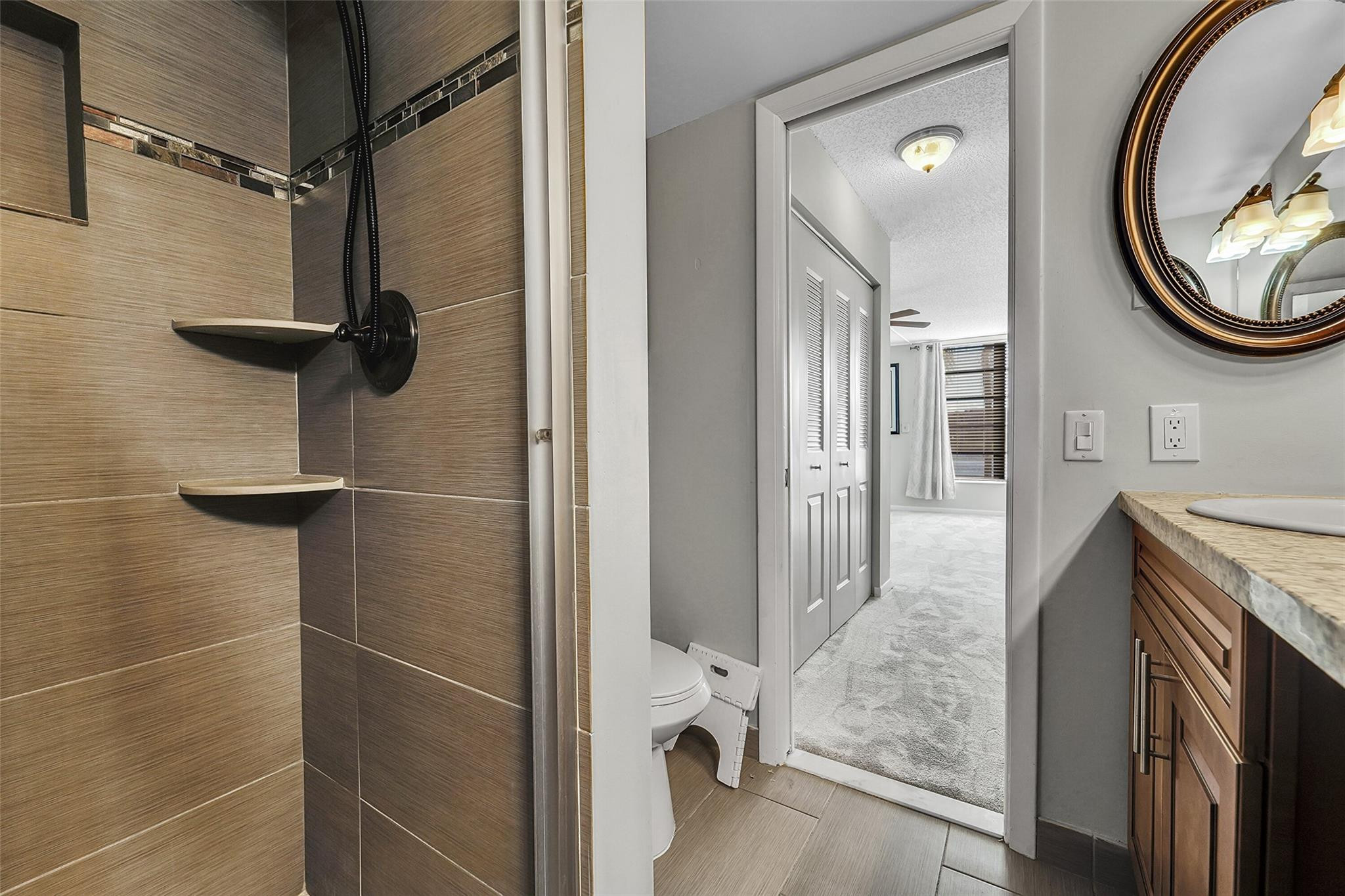 6008 Coral Lake Dr 108