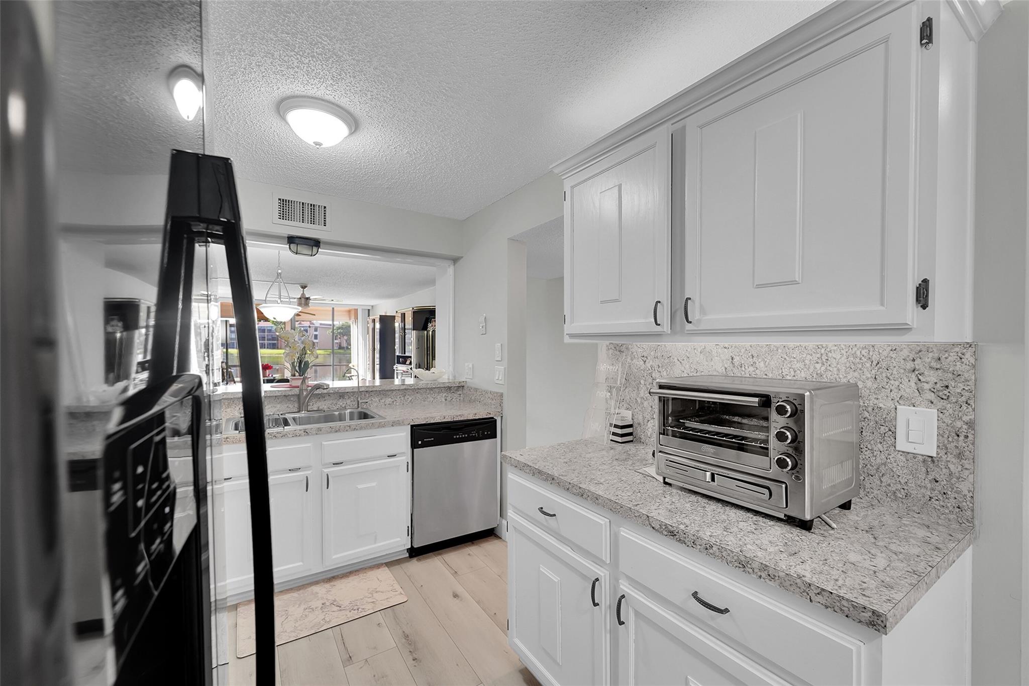 6008 Coral Lake Dr 108