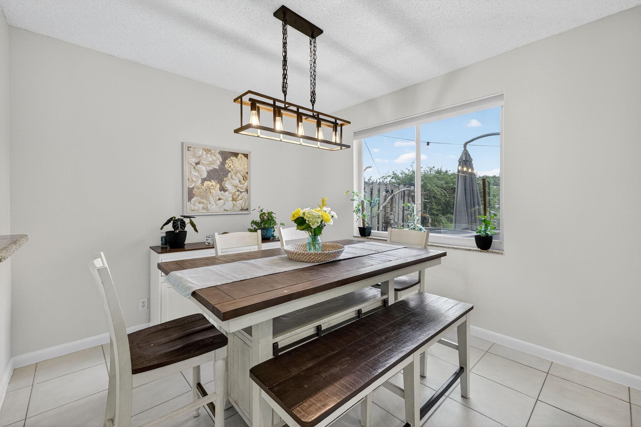 5046 Stagecoach Dr 5046