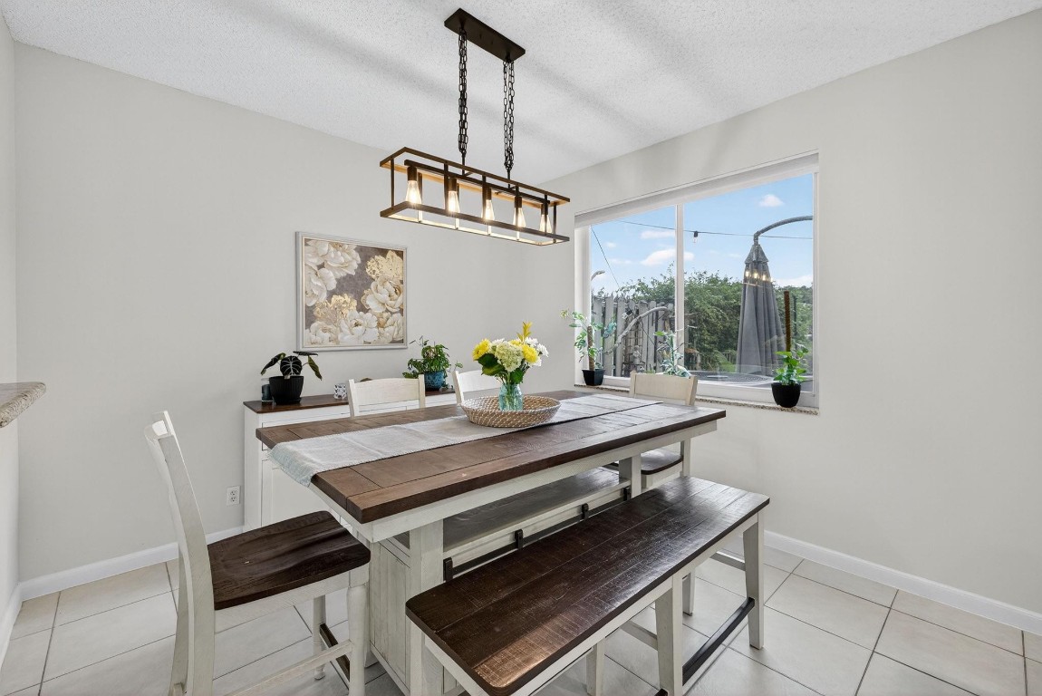 5046 Stagecoach Dr 5046