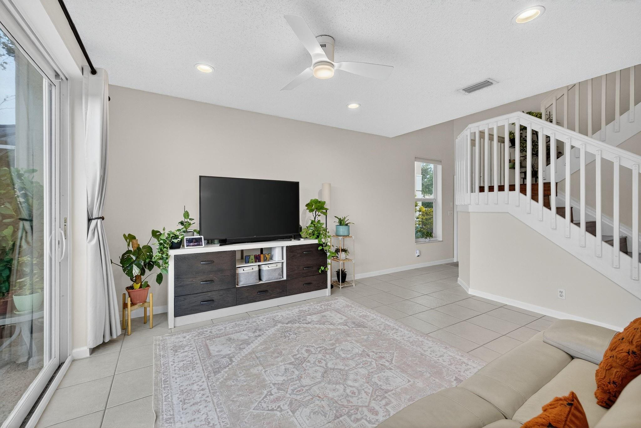 5046 Stagecoach Dr 5046