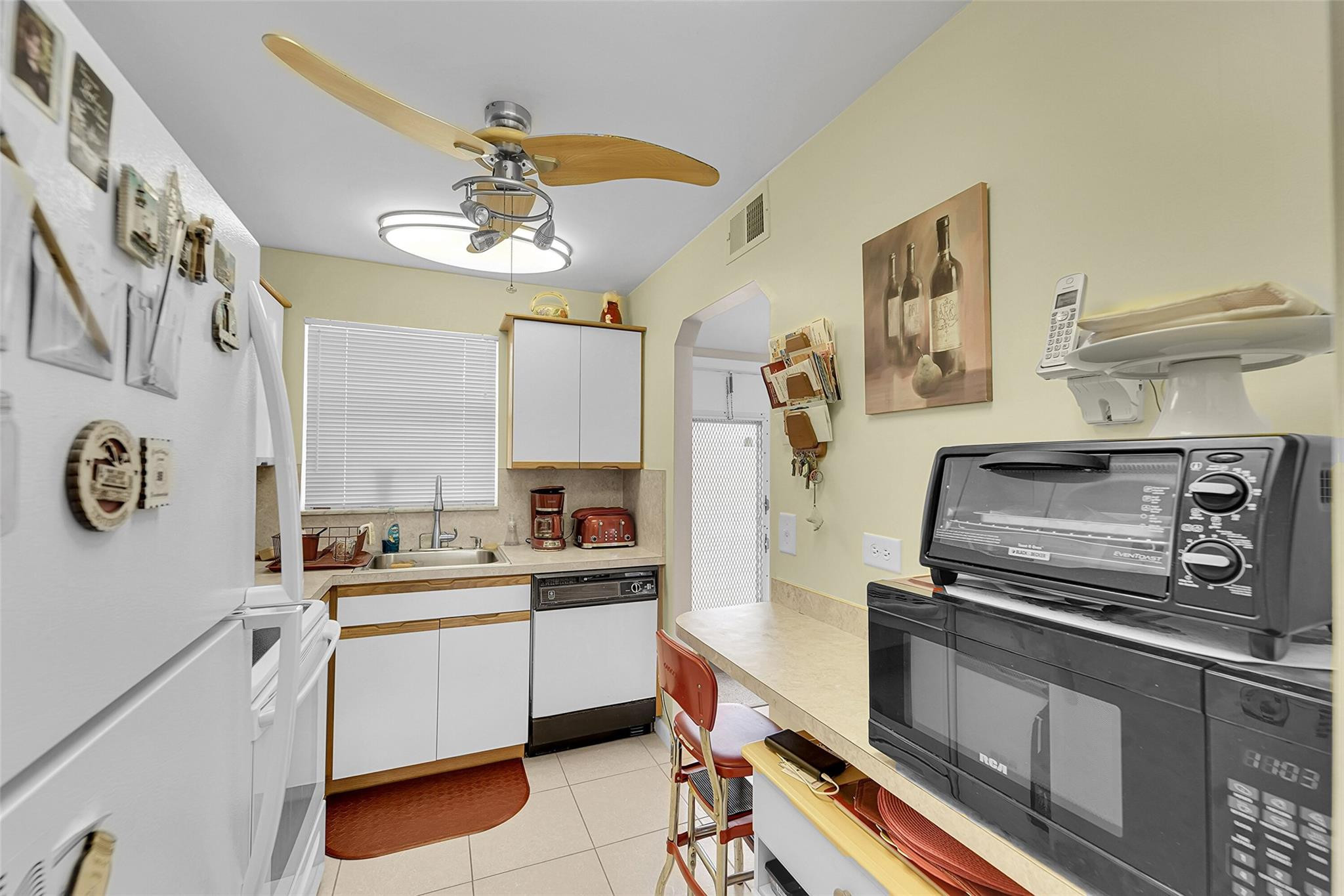 8880 Sunrise Lakes Blvd 209