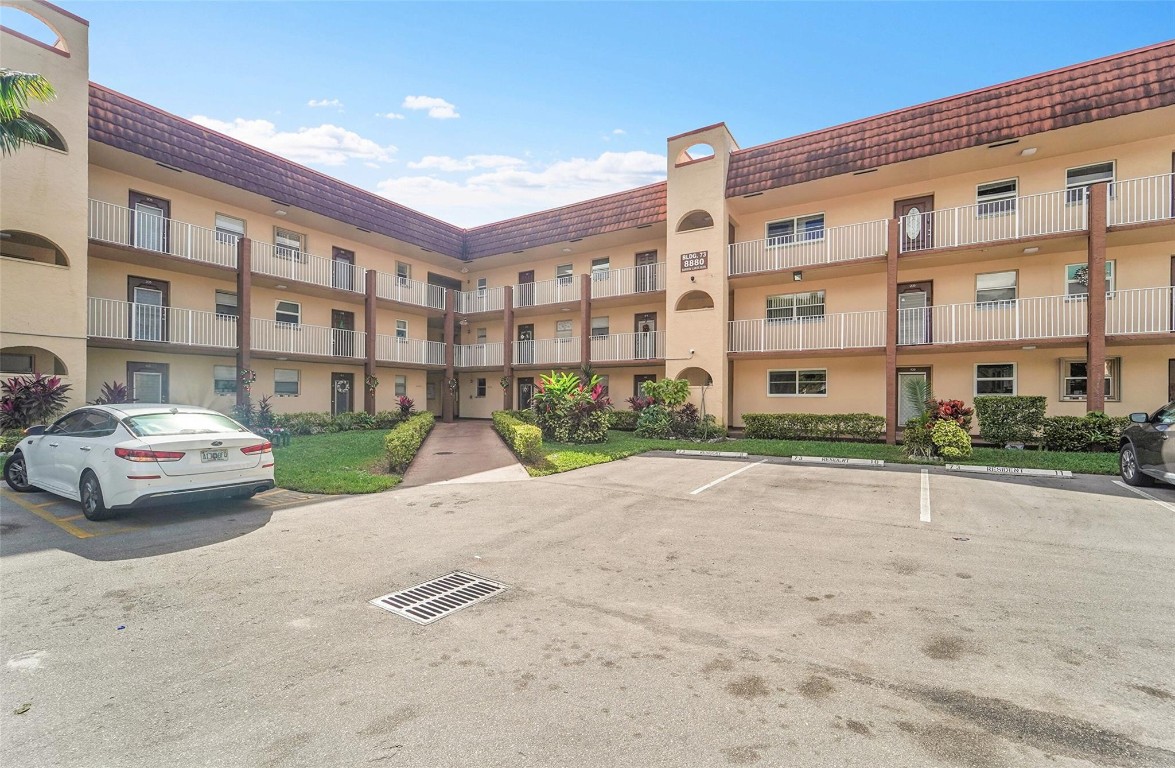 8880 Sunrise Lakes Blvd 209