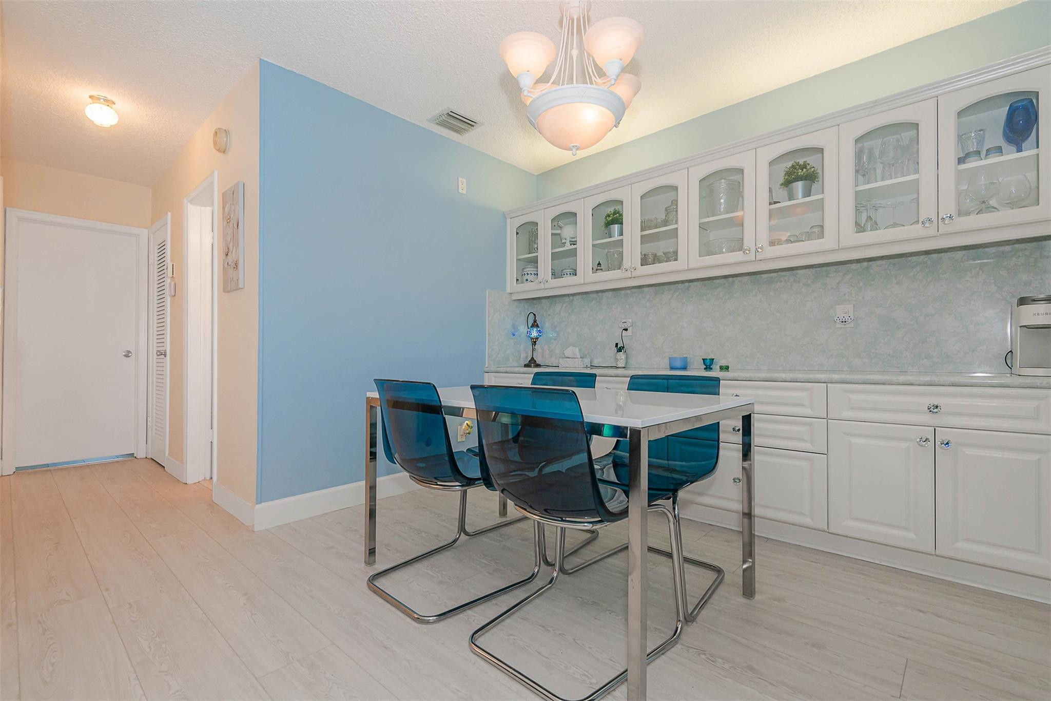 2100 NE 38th 236