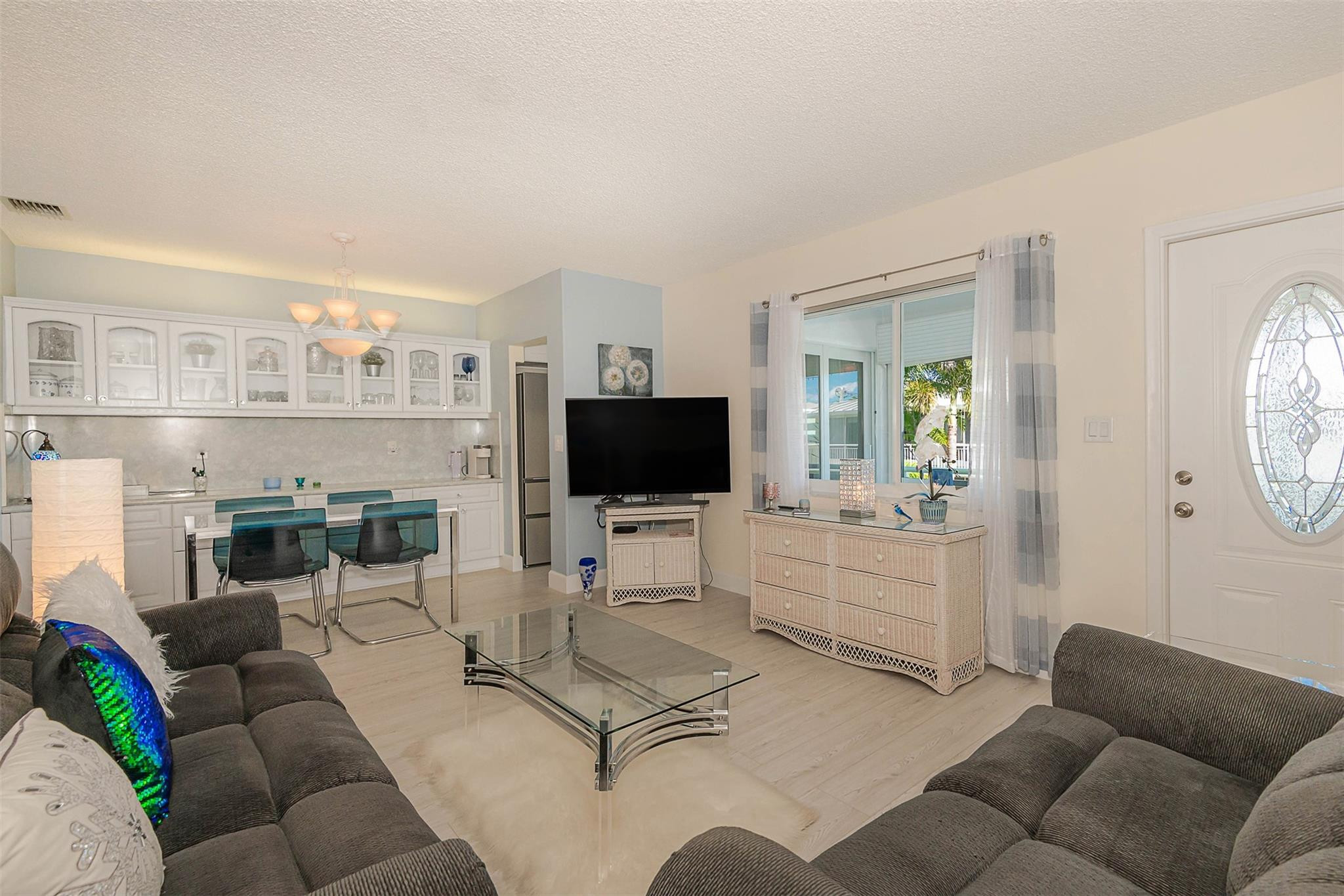2100 NE 38th 236
