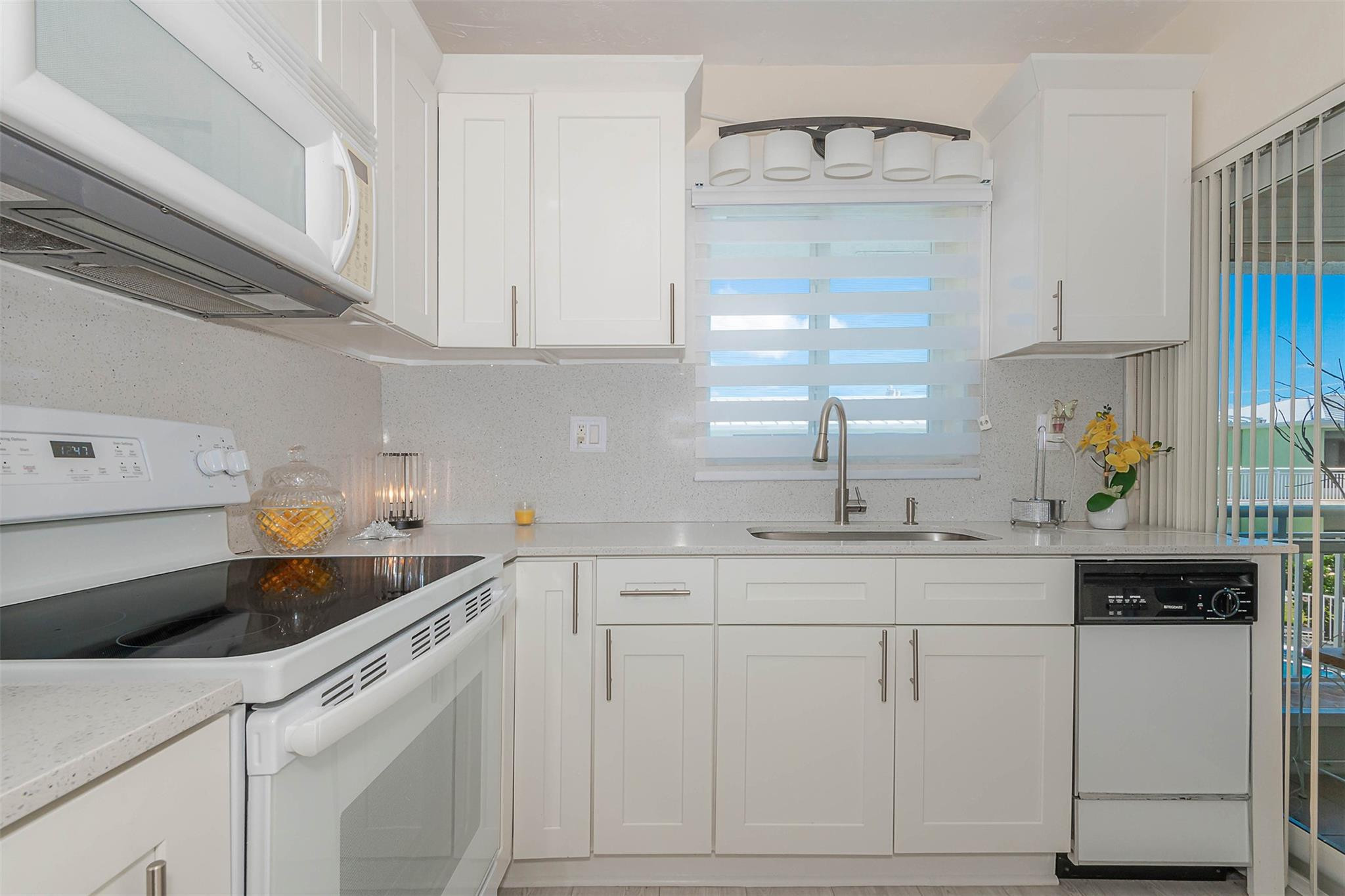 2100 NE 38th 236