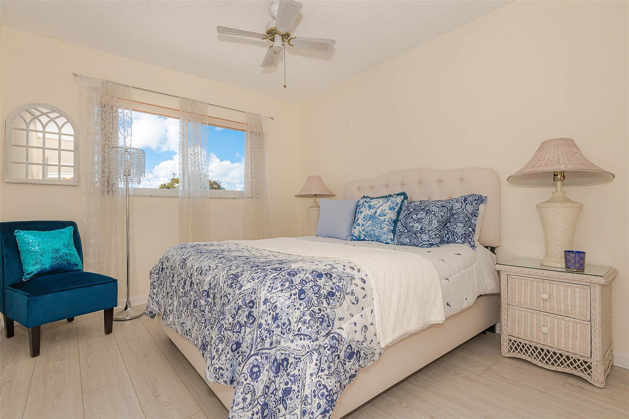 2100 NE 38th 236