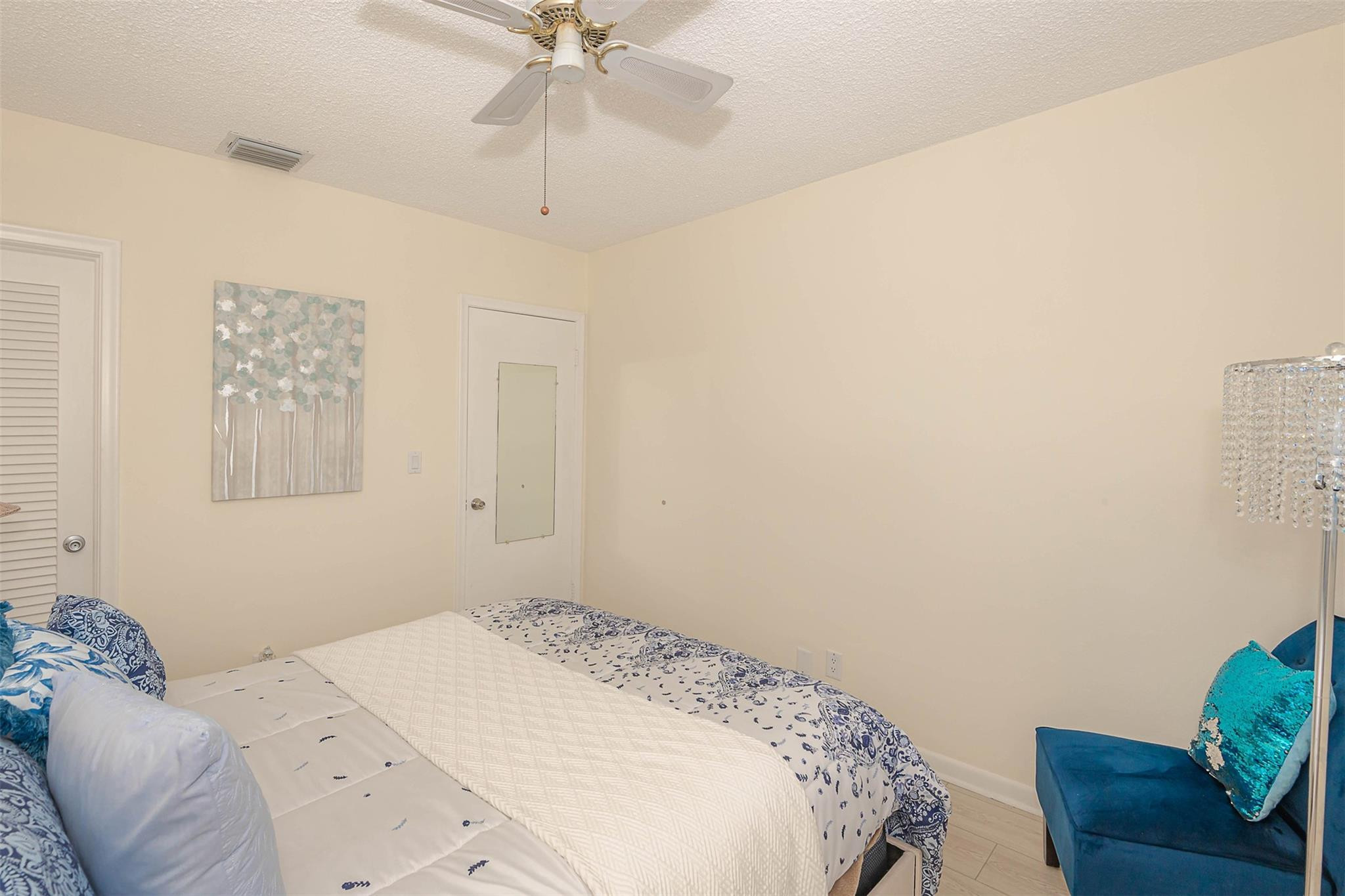 2100 NE 38th 236