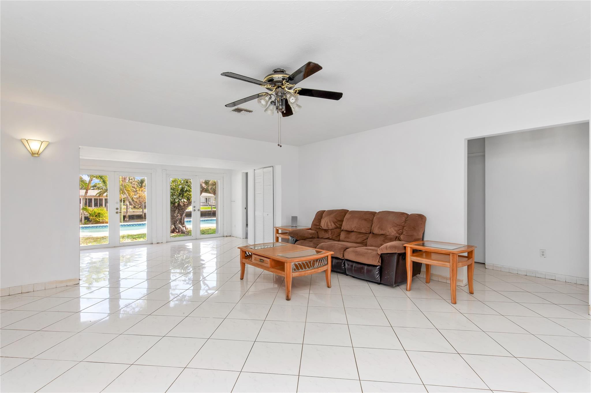 360 SE 5th Avenue