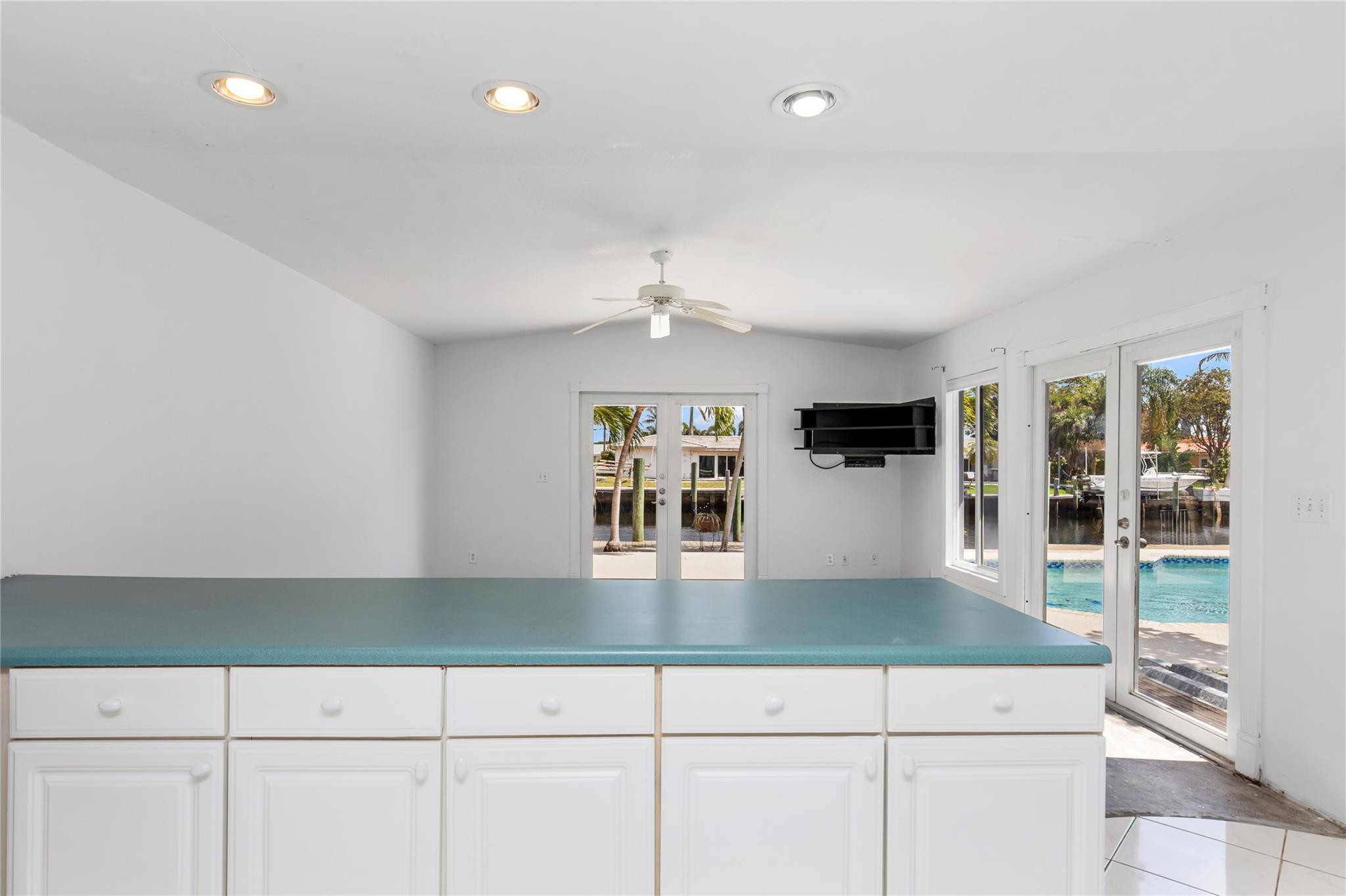 360 SE 5th Avenue