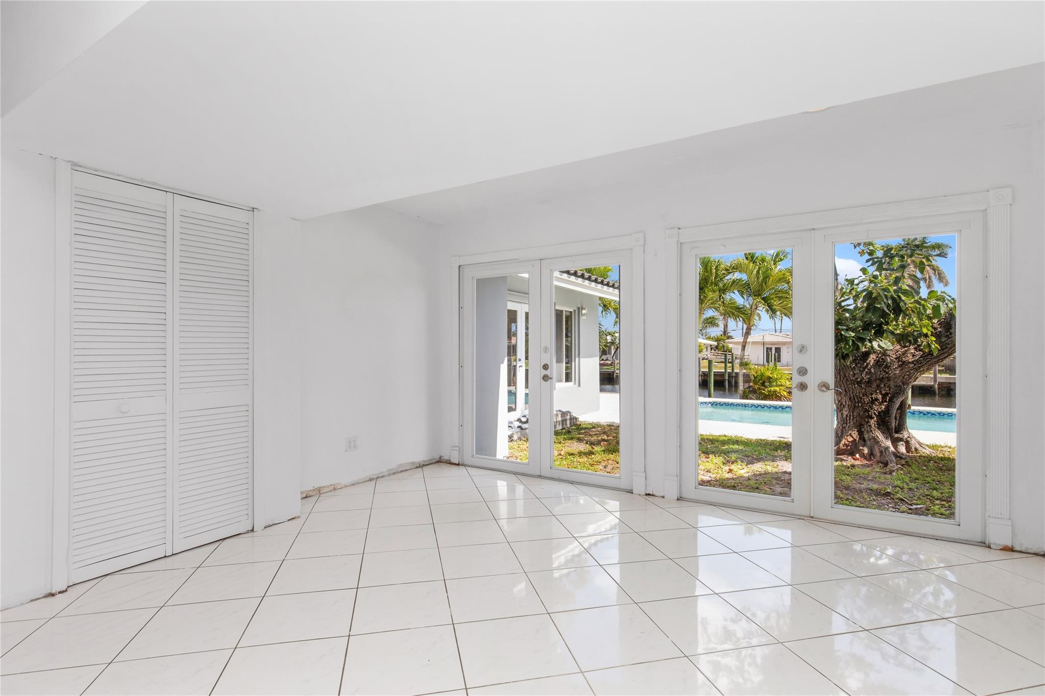 360 SE 5th Avenue