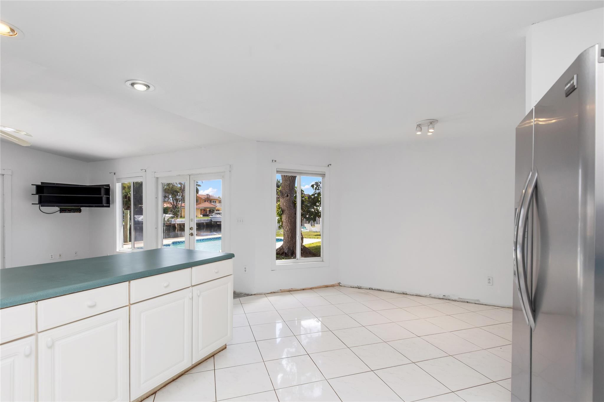 360 SE 5th Avenue