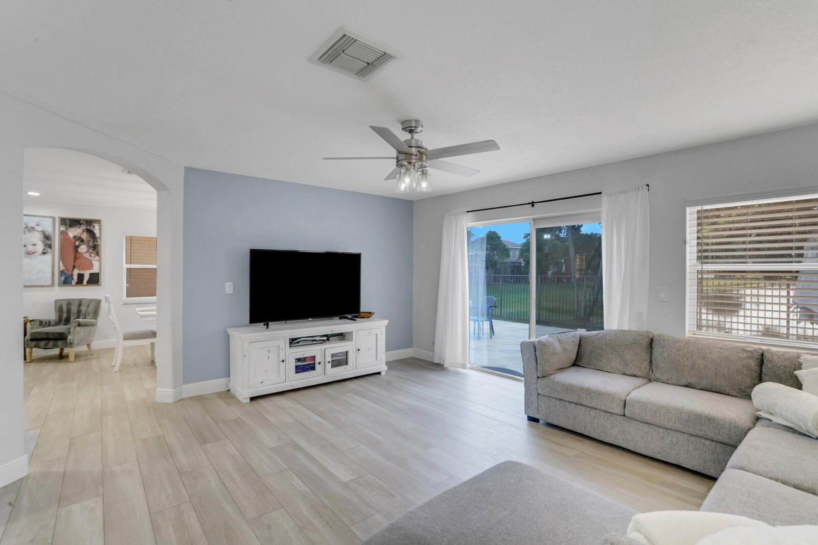 7587 Sierra Ridge Ln