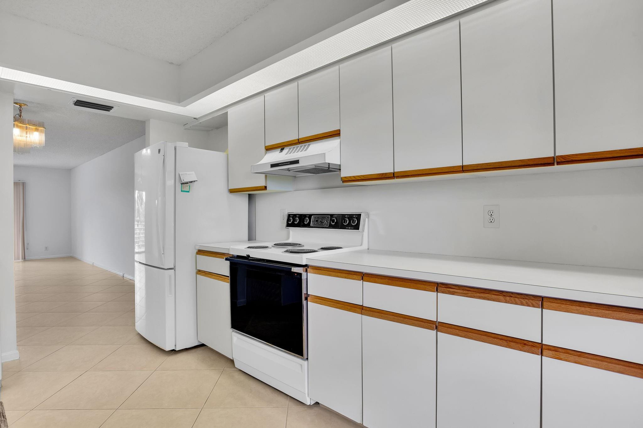 1601 Abaco Dr D4