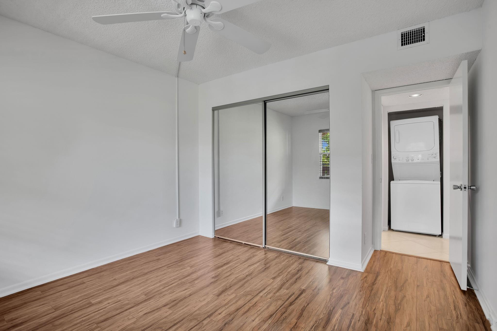 1601 Abaco Dr D4