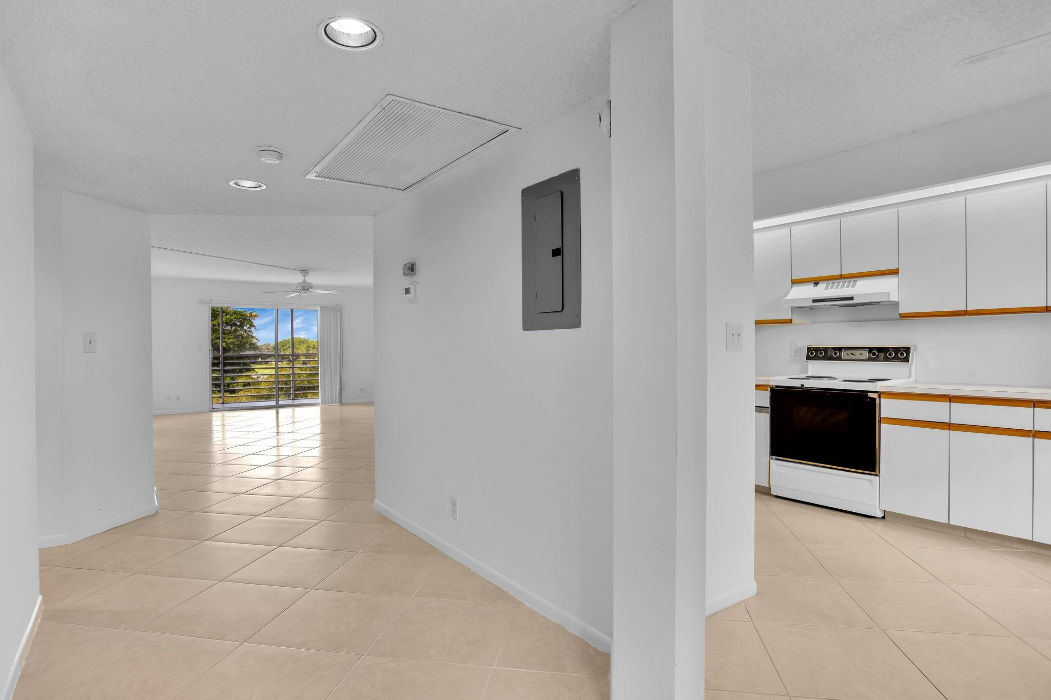 1601 Abaco Dr D4