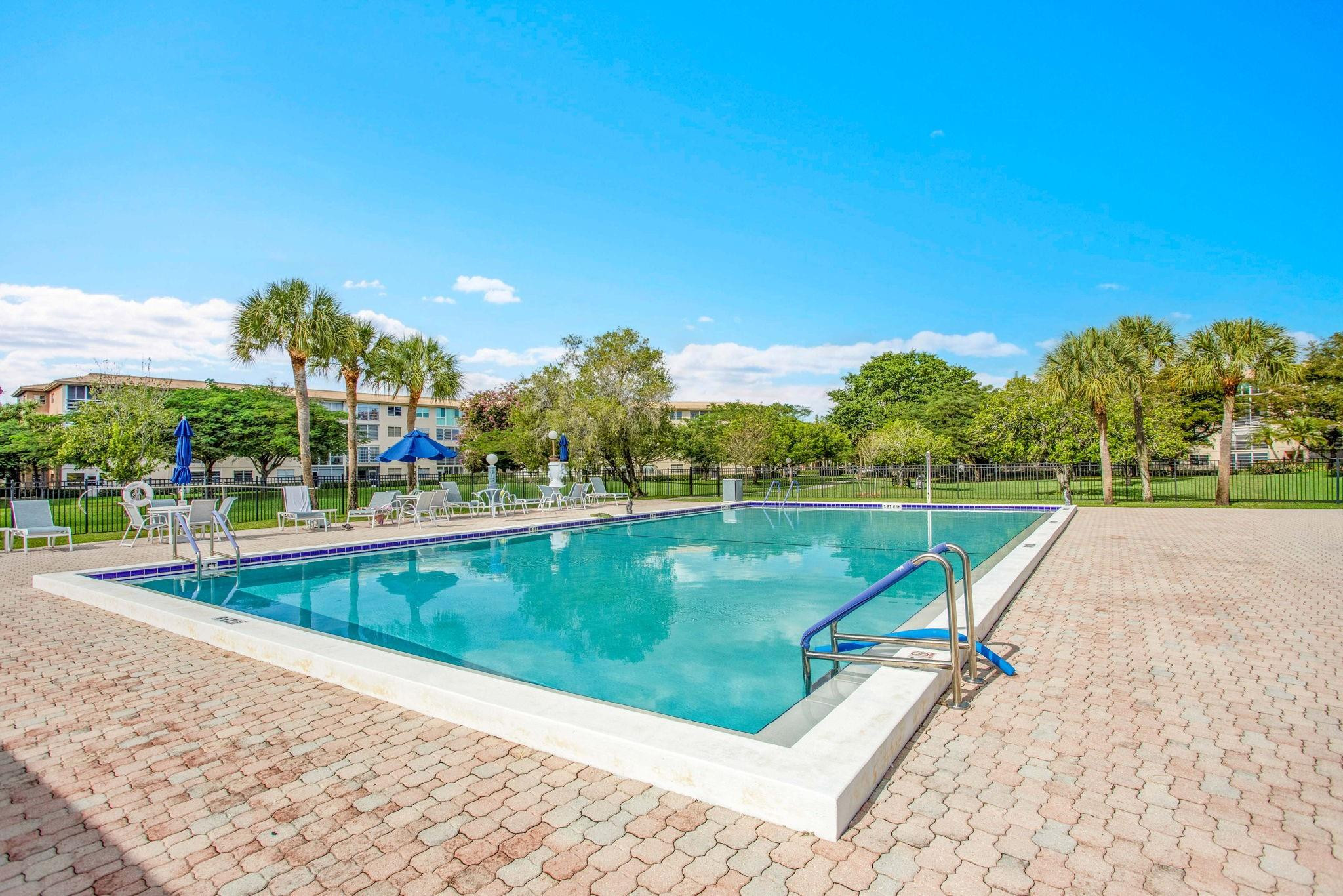 1601 Abaco Dr D4