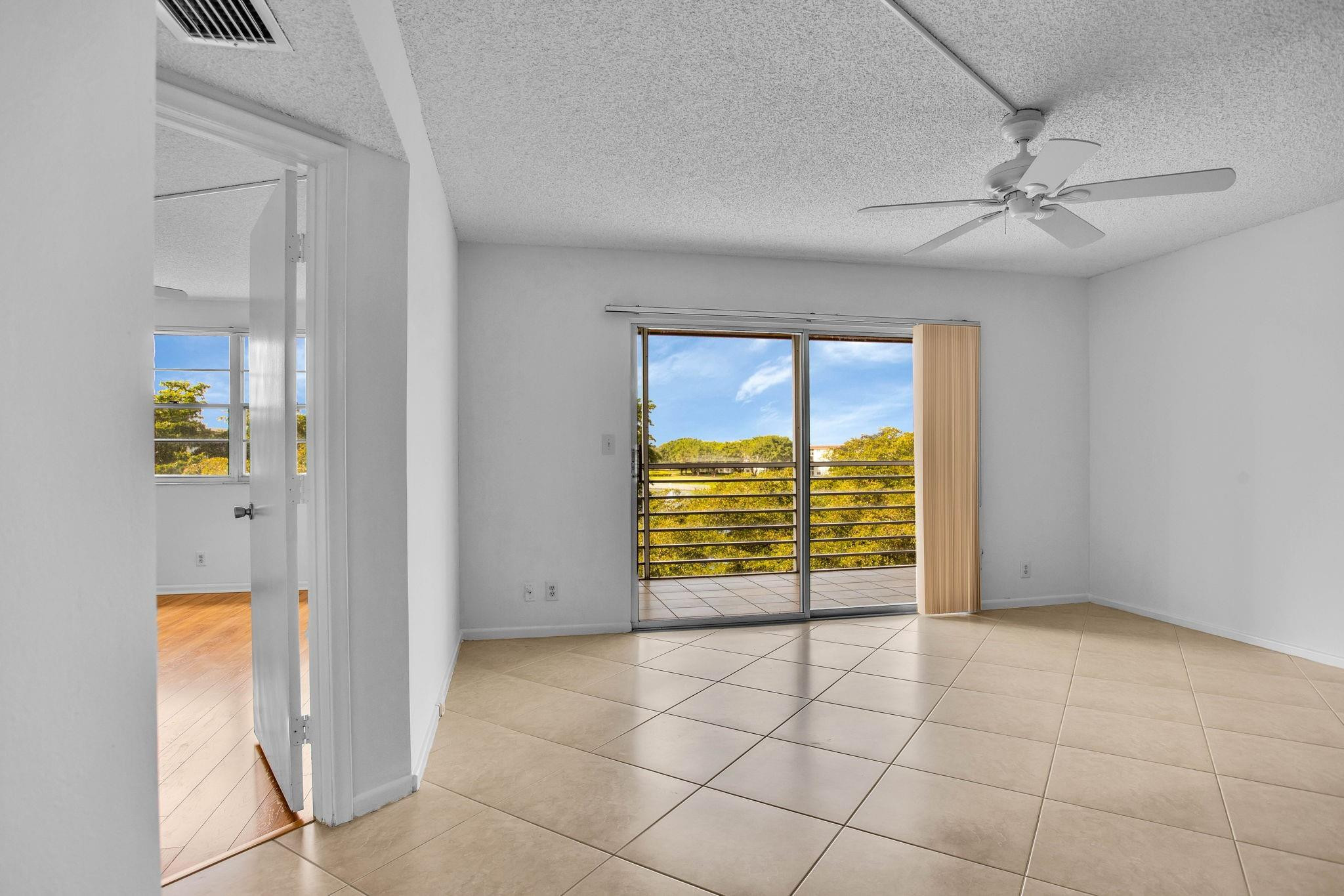 1601 Abaco Dr D4