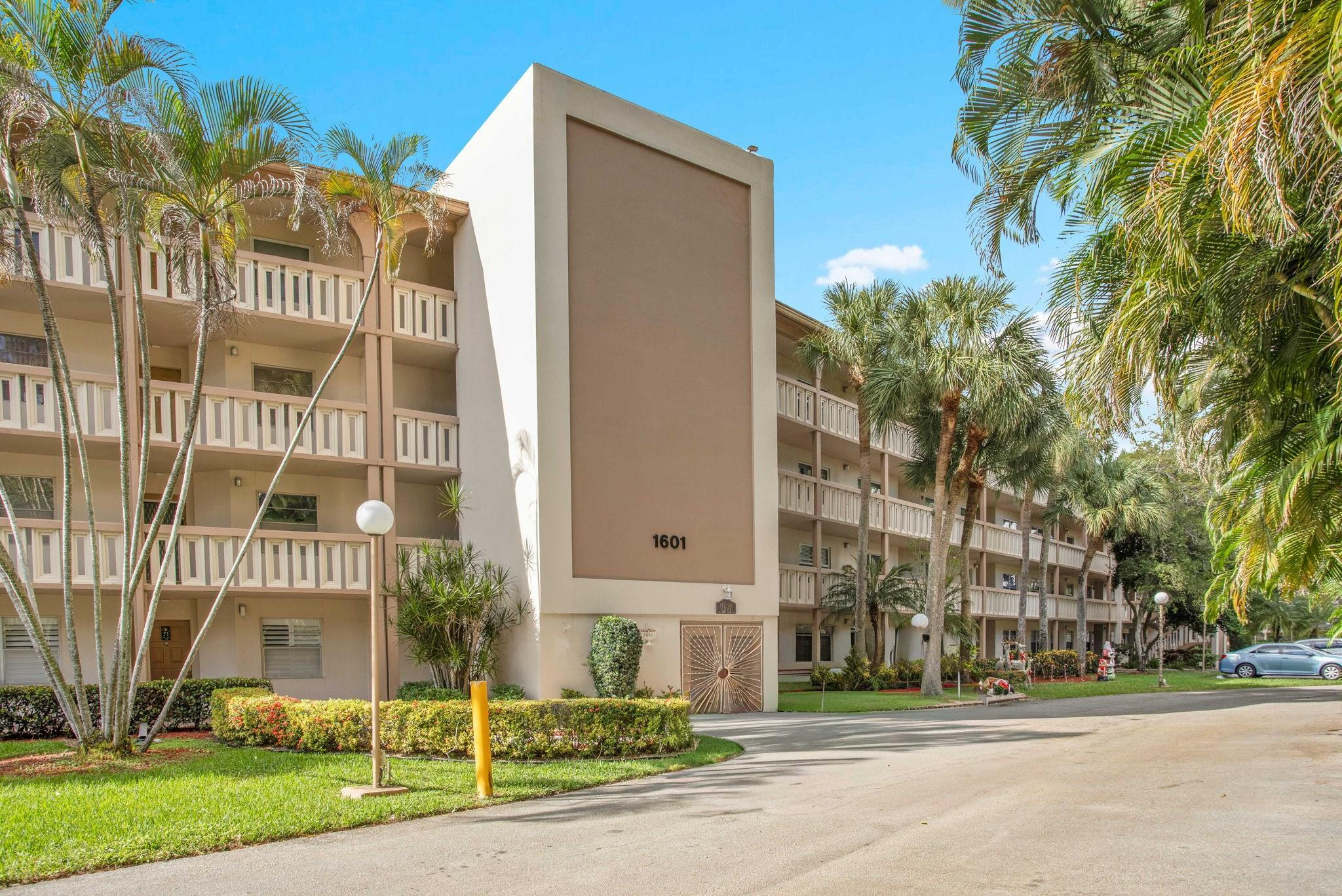 1601 Abaco Dr D4