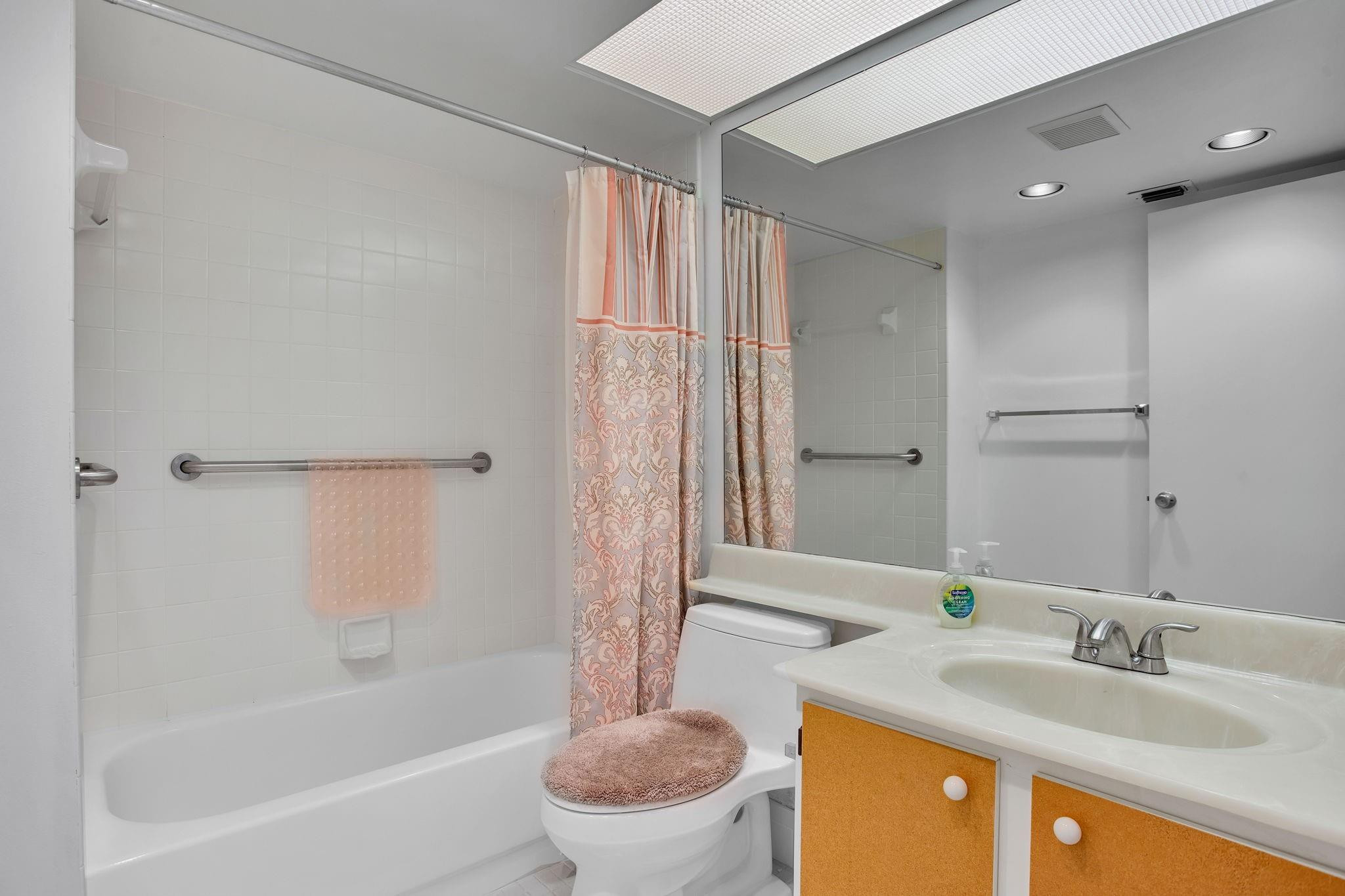 1601 Abaco Dr D4