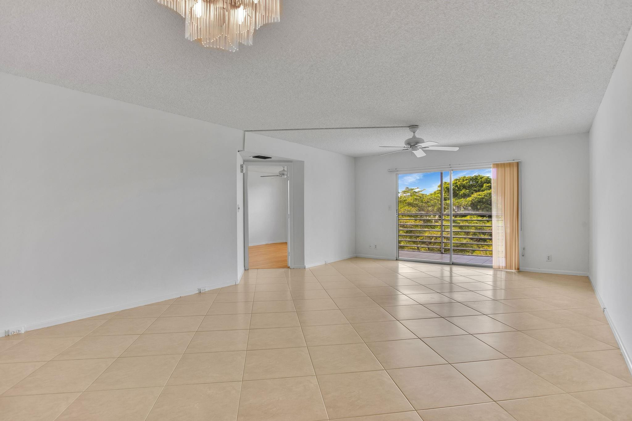 1601 Abaco Dr D4