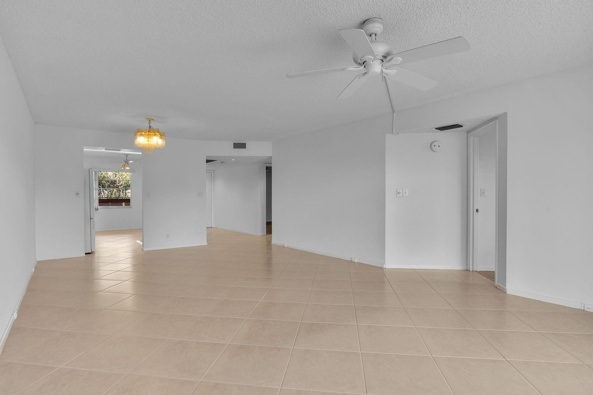 1601 Abaco Dr D4
