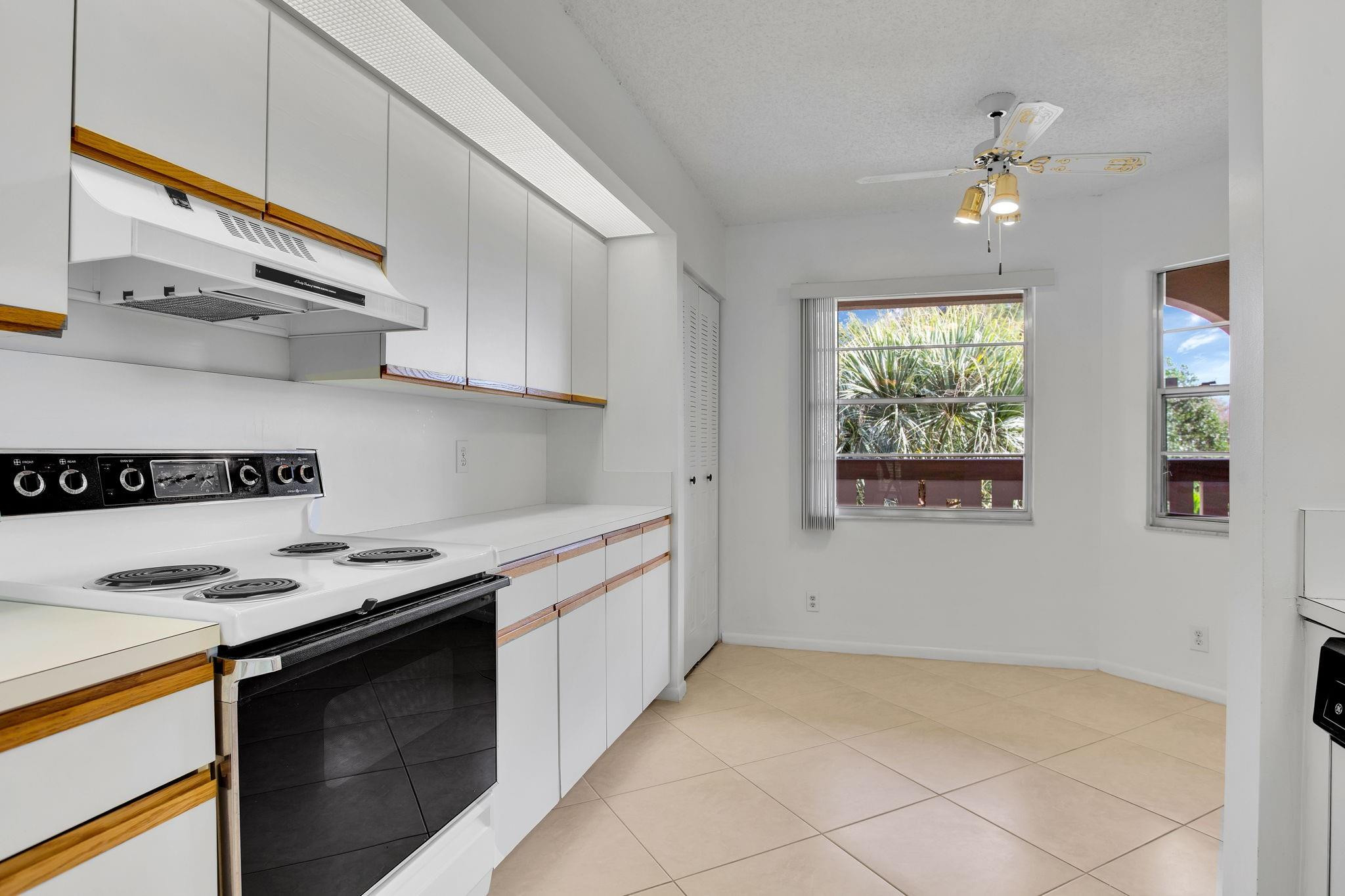 1601 Abaco Dr D4