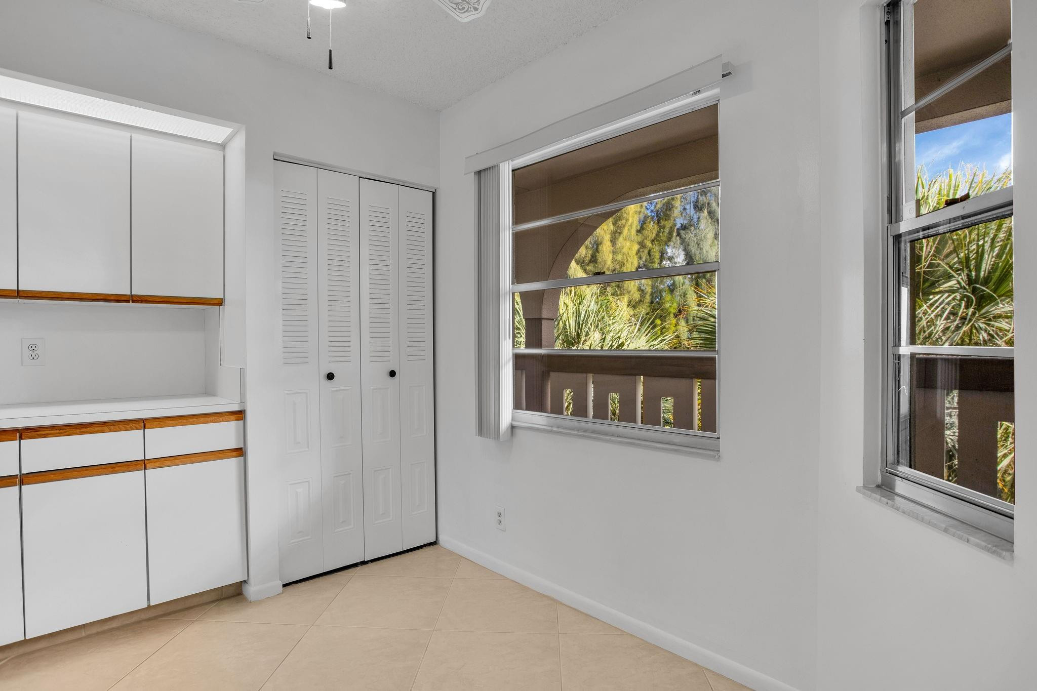 1601 Abaco Dr D4