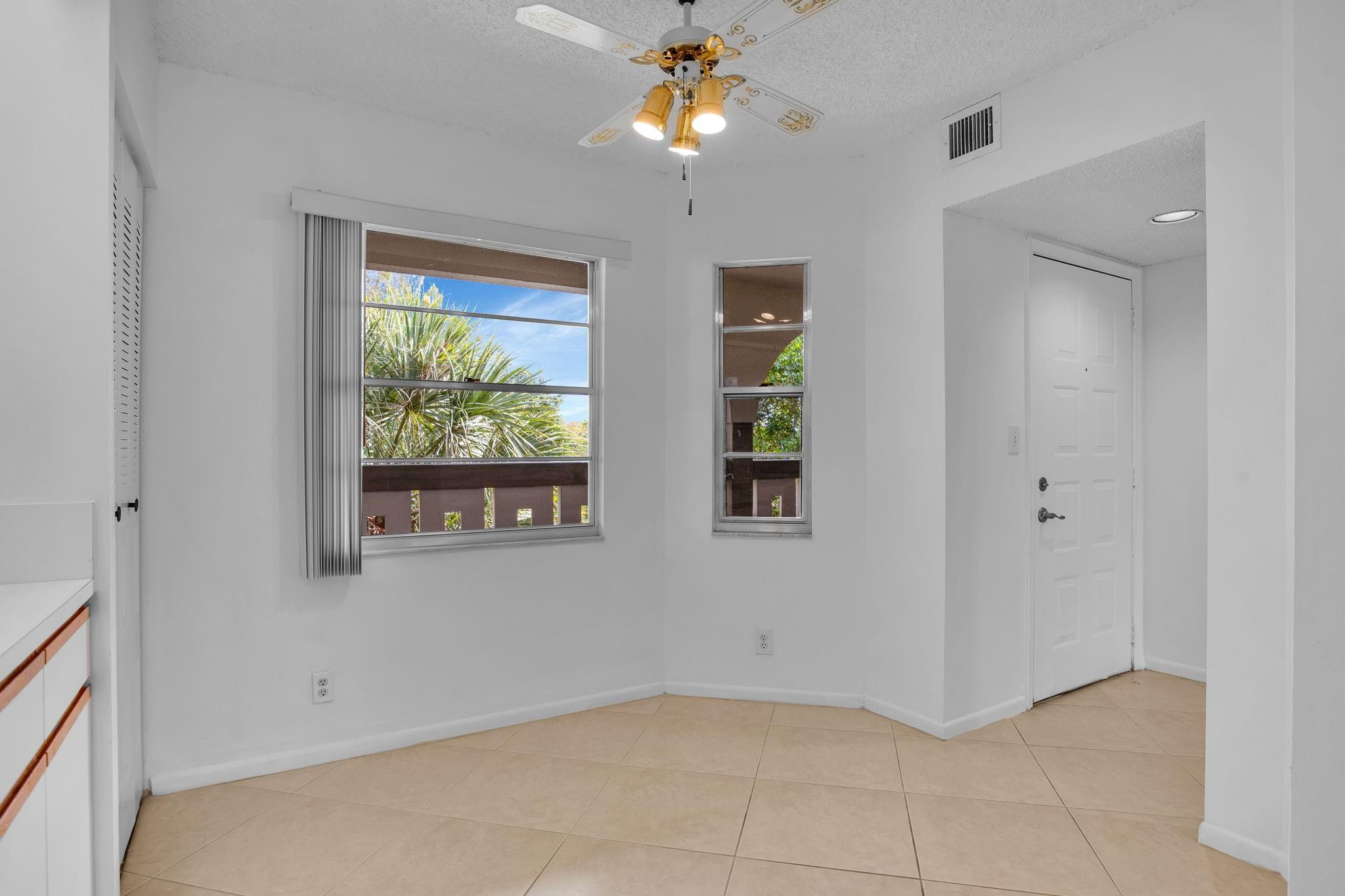 1601 Abaco Dr D4