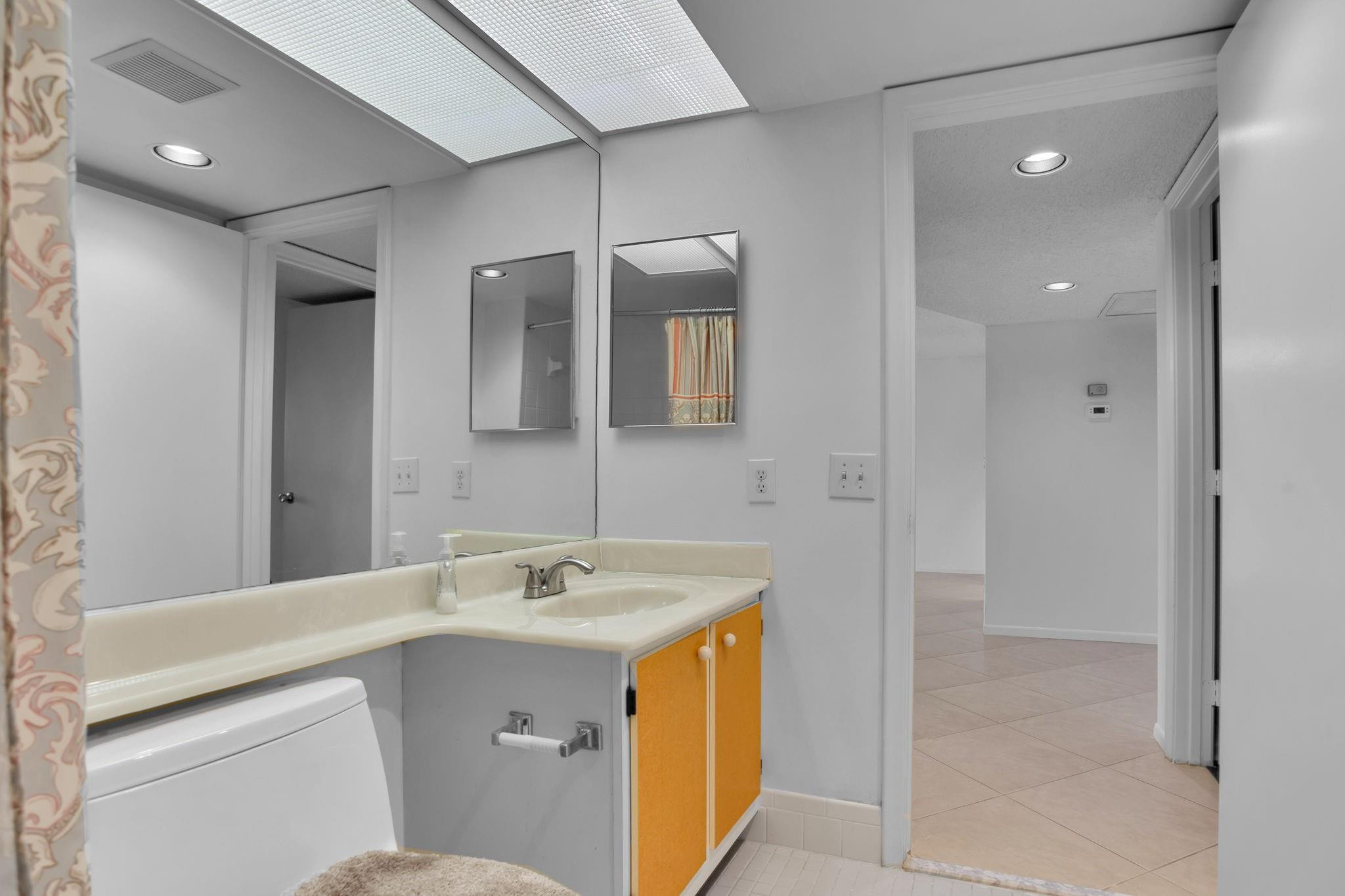 1601 Abaco Dr D4