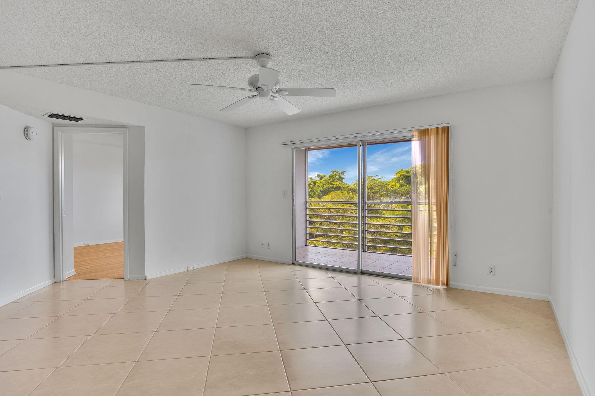 1601 Abaco Dr D4