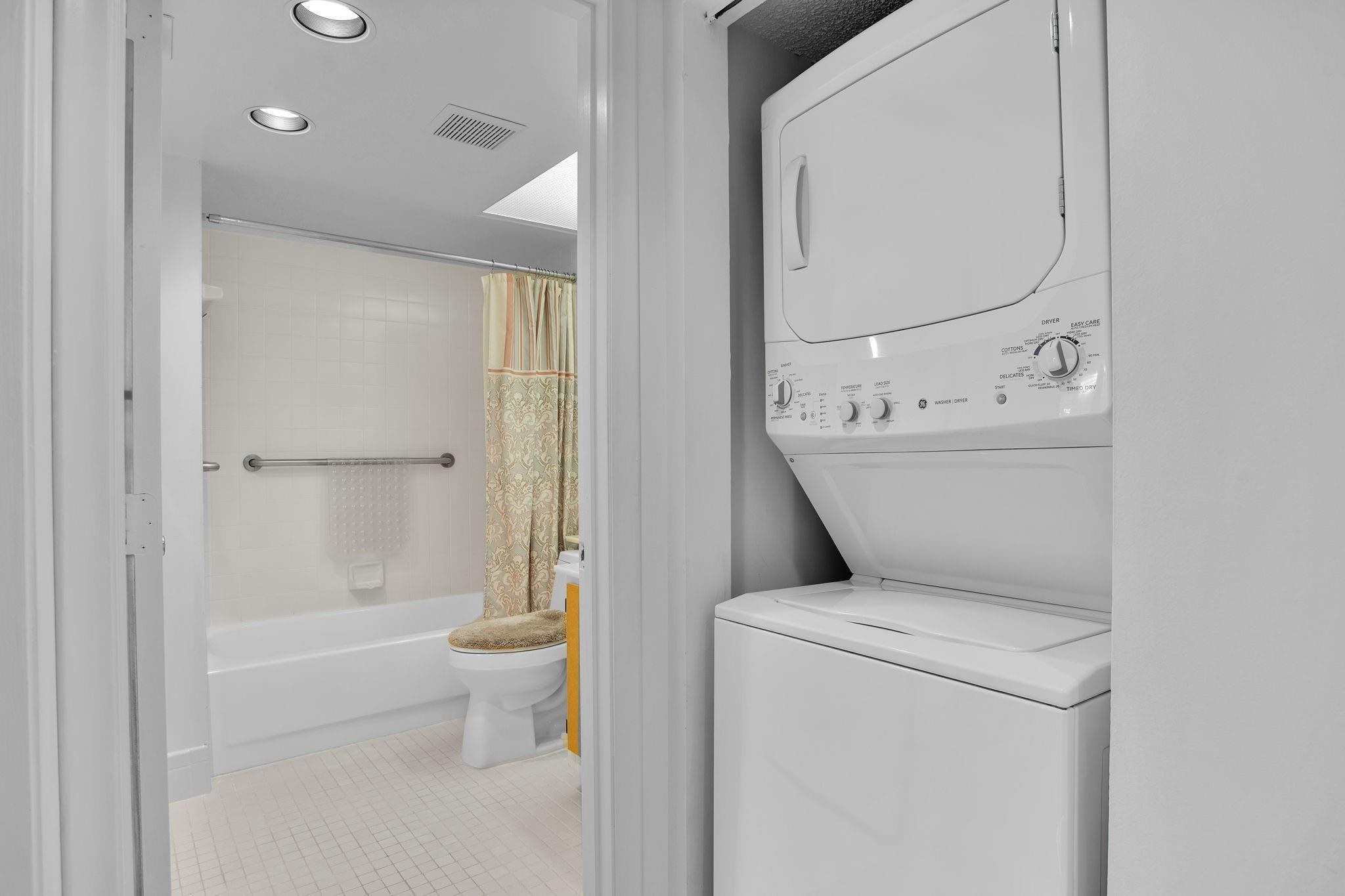 1601 Abaco Dr D4
