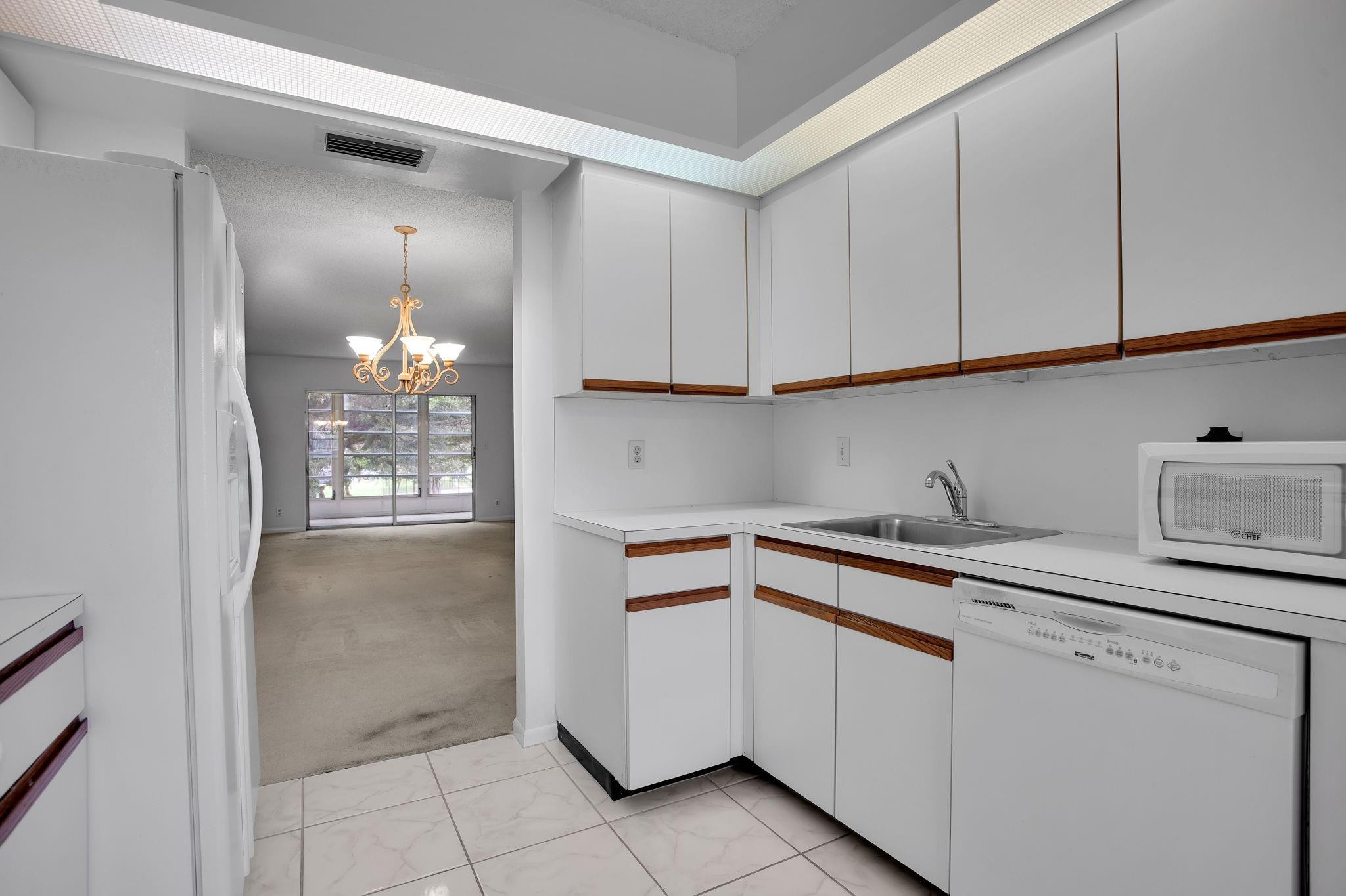 1501 Cayman Way C2