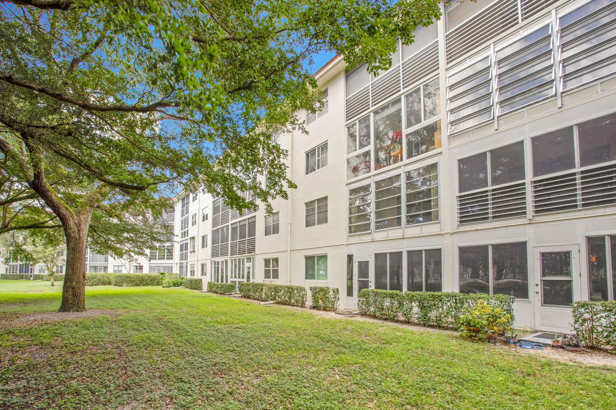 1501 Cayman Way C2
