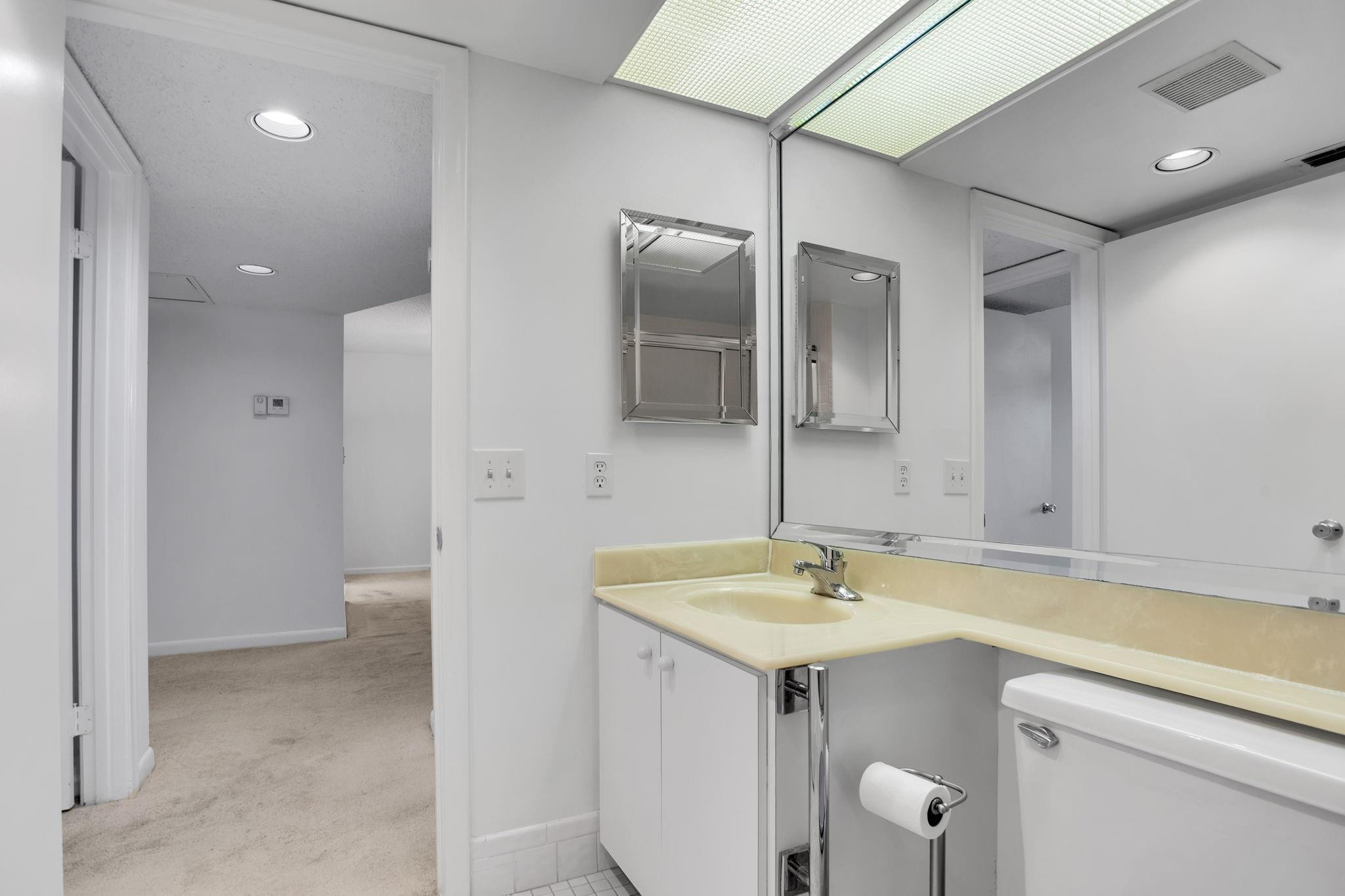 1501 Cayman Way C2